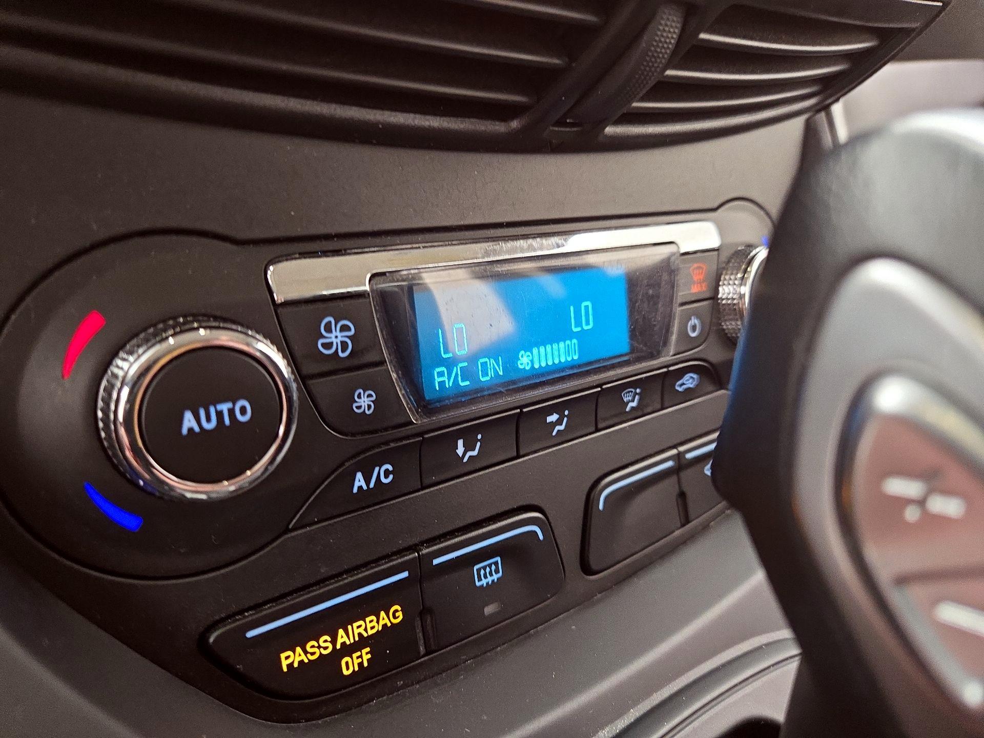 Thumbnail: 2015 Ford Escape - 16