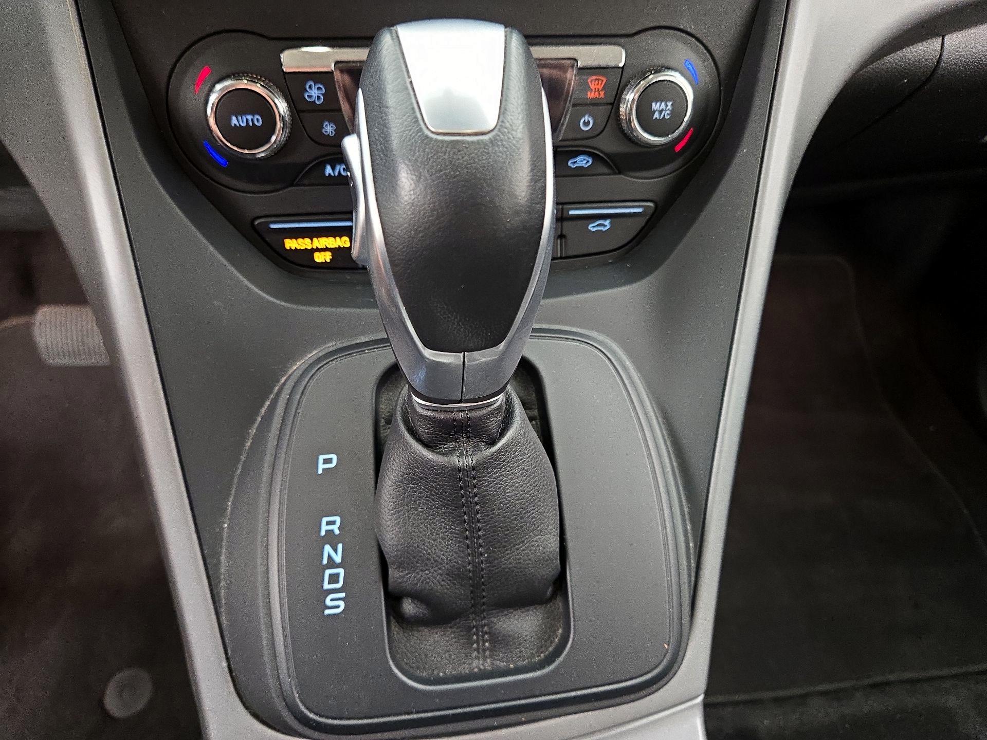 Thumbnail: 2015 Ford Escape - 17