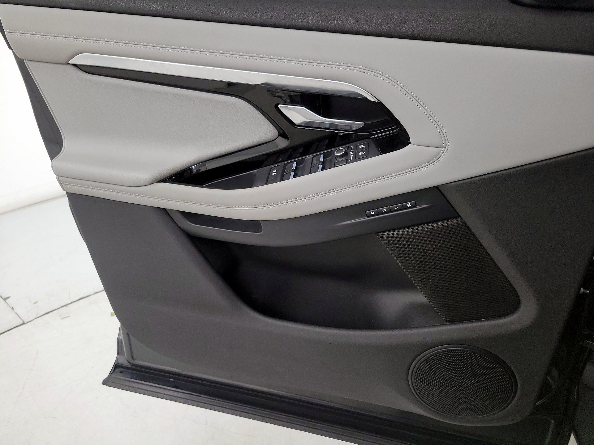 Thumbnail: 2020 Land Rover Range Rover Evoque - 12