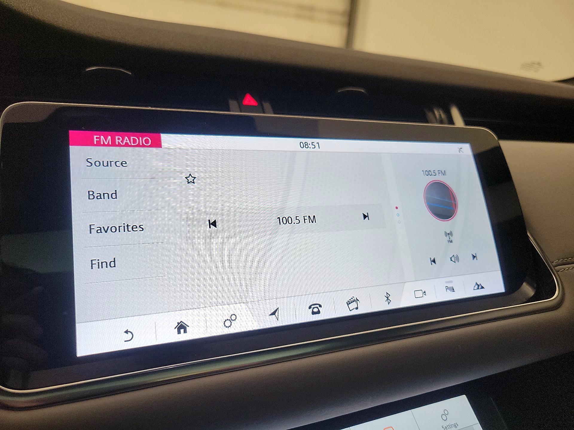 Thumbnail: 2020 Land Rover Range Rover Evoque - 16