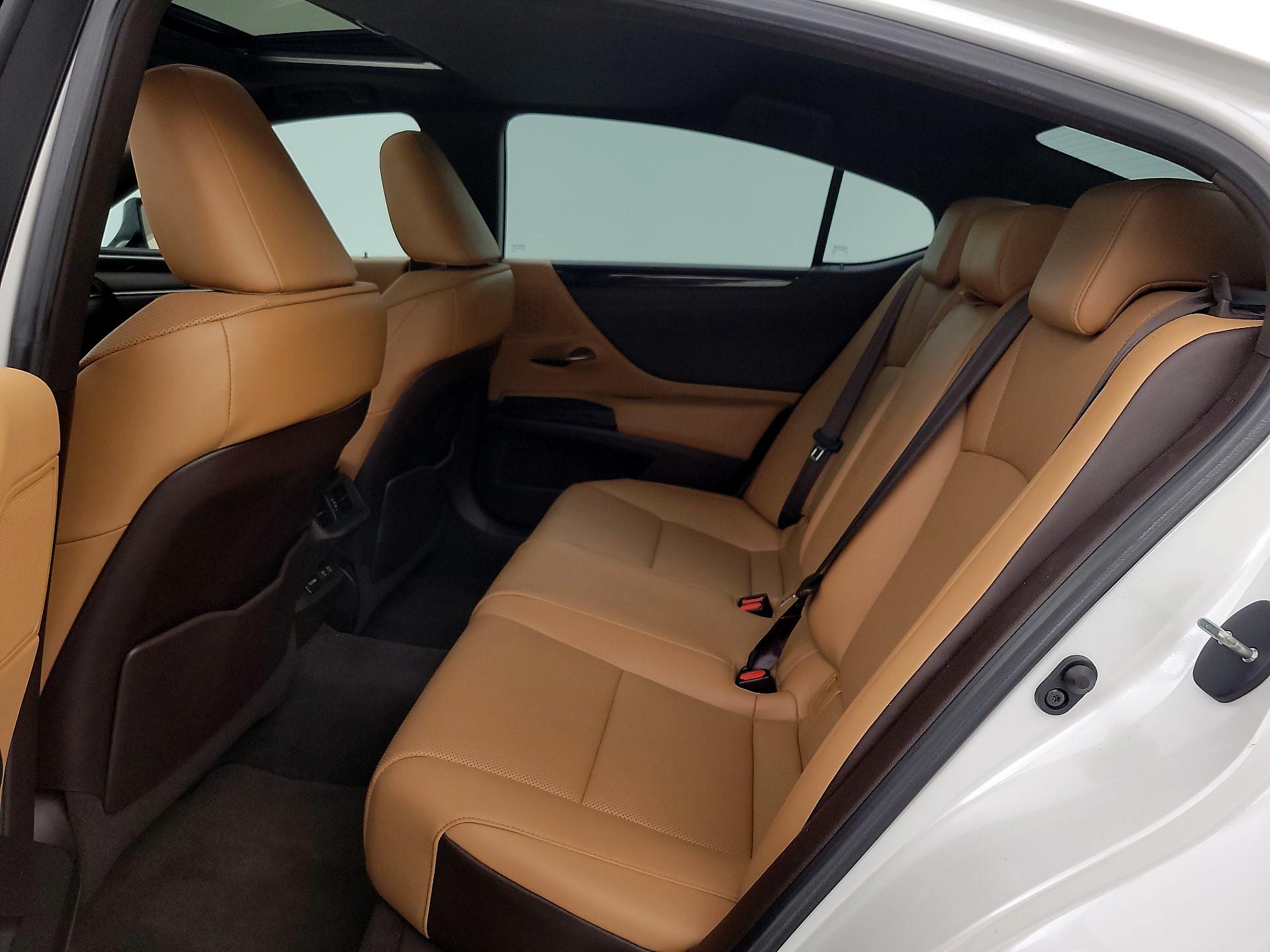 Thumbnail: 2020 Lexus ES - 20