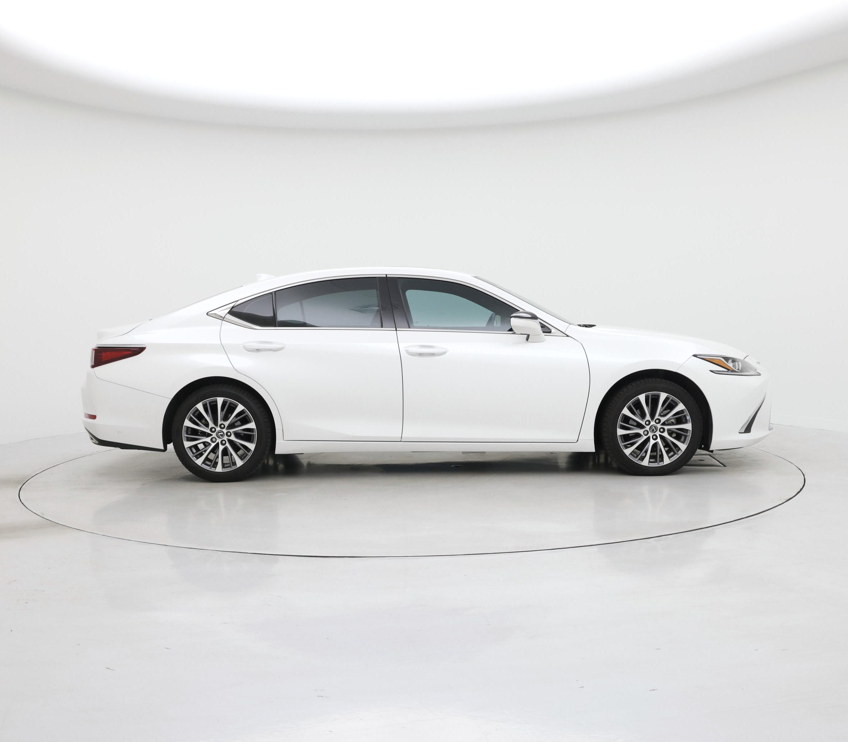 Thumbnail: 2020 Lexus ES - 7