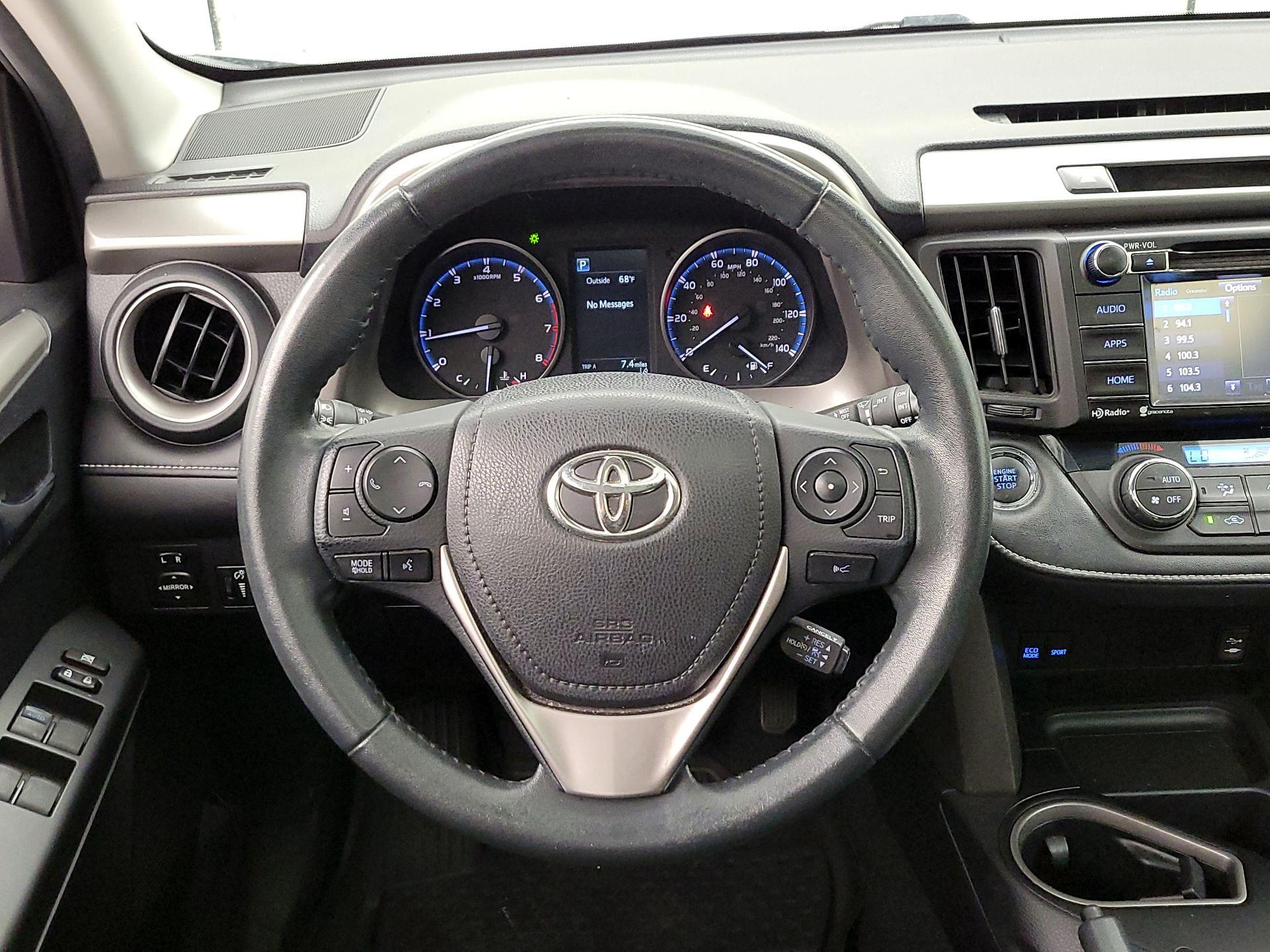 Thumbnail: 2017 Toyota RAV4 - 10
