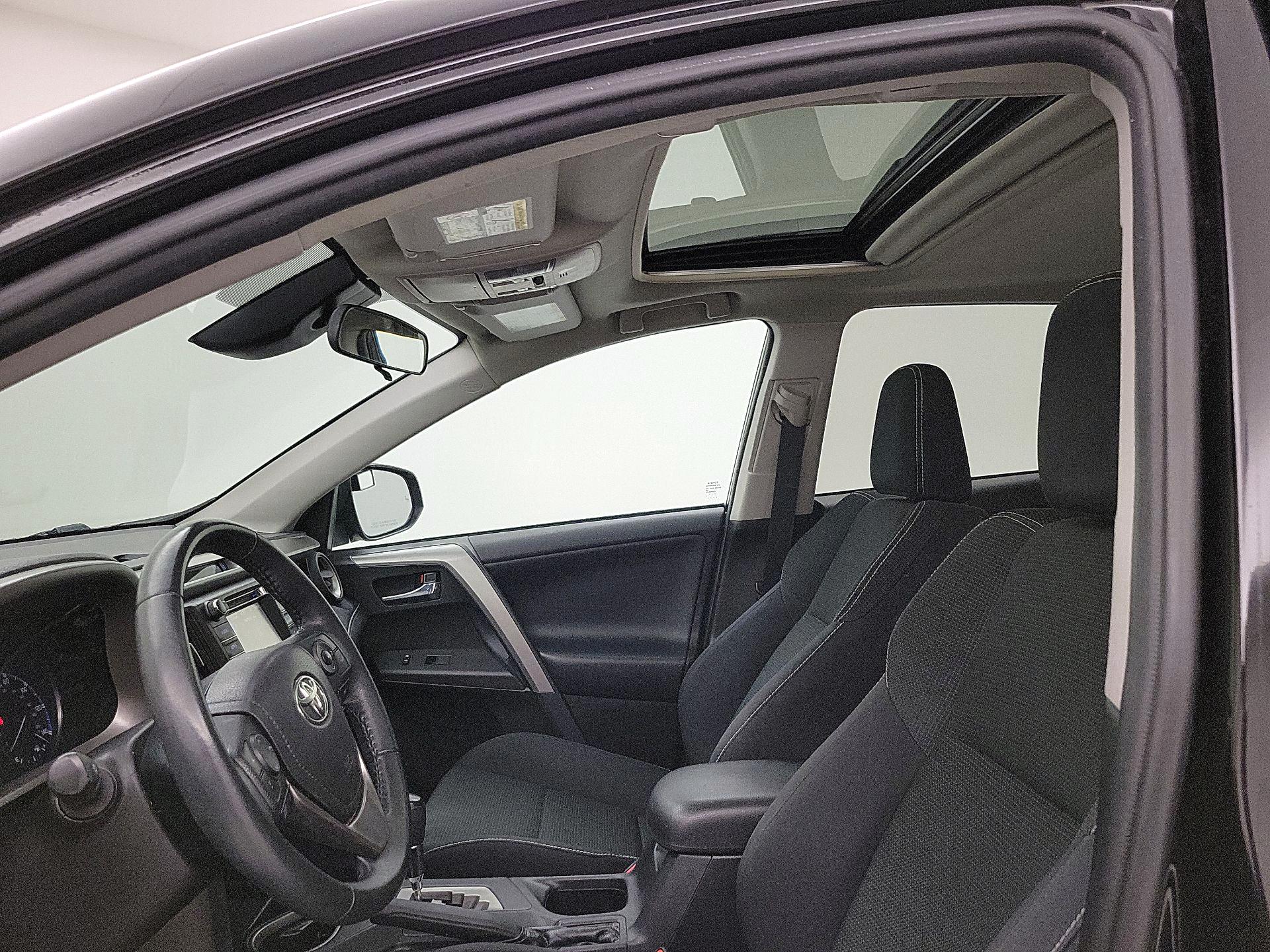 Thumbnail: 2017 Toyota RAV4 - 19