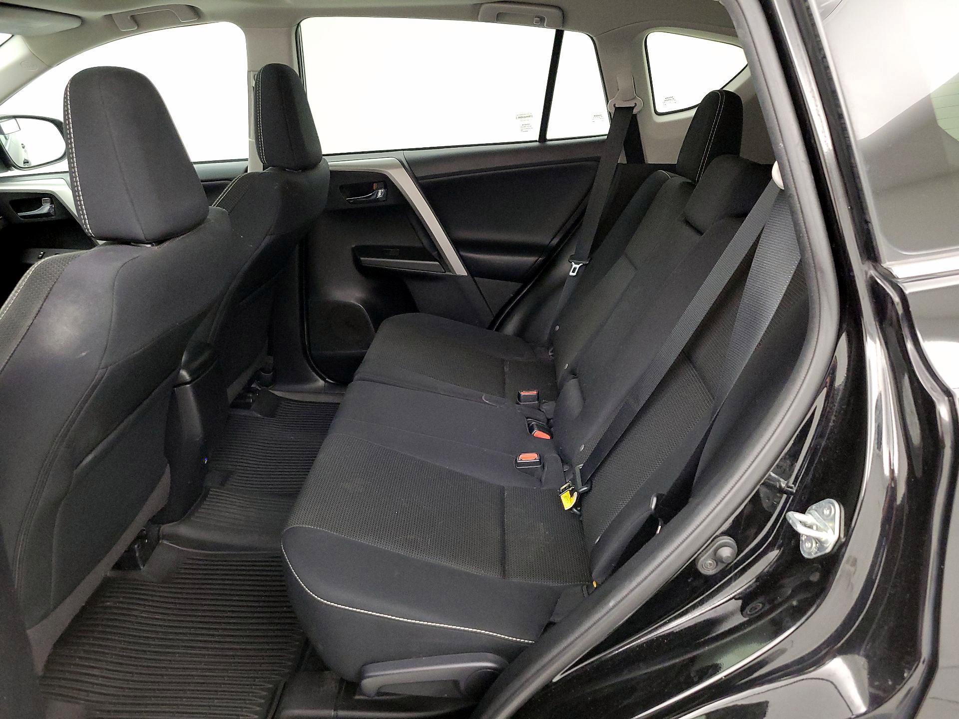 Thumbnail: 2017 Toyota RAV4 - 20