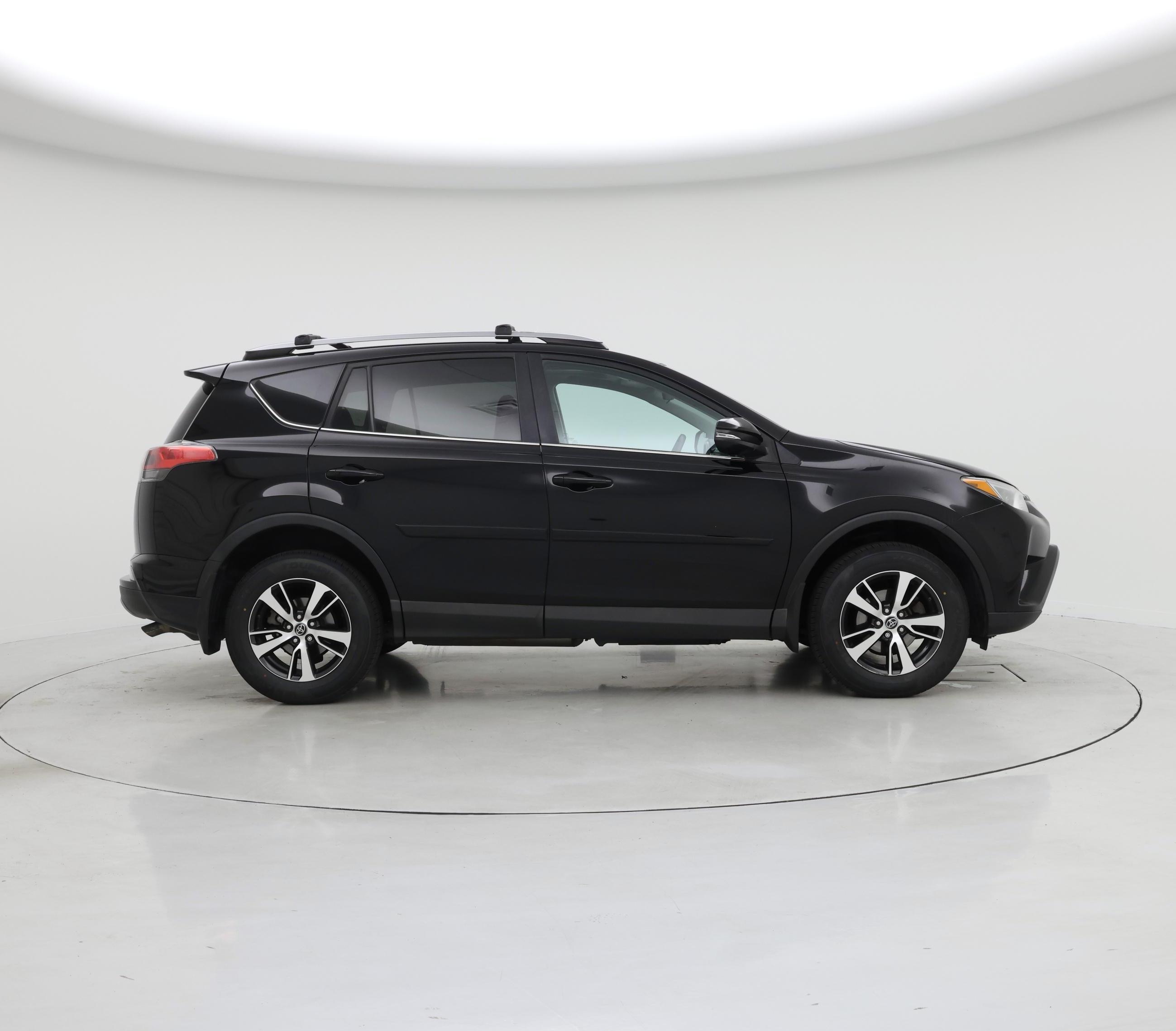 Thumbnail: 2017 Toyota RAV4 - 7