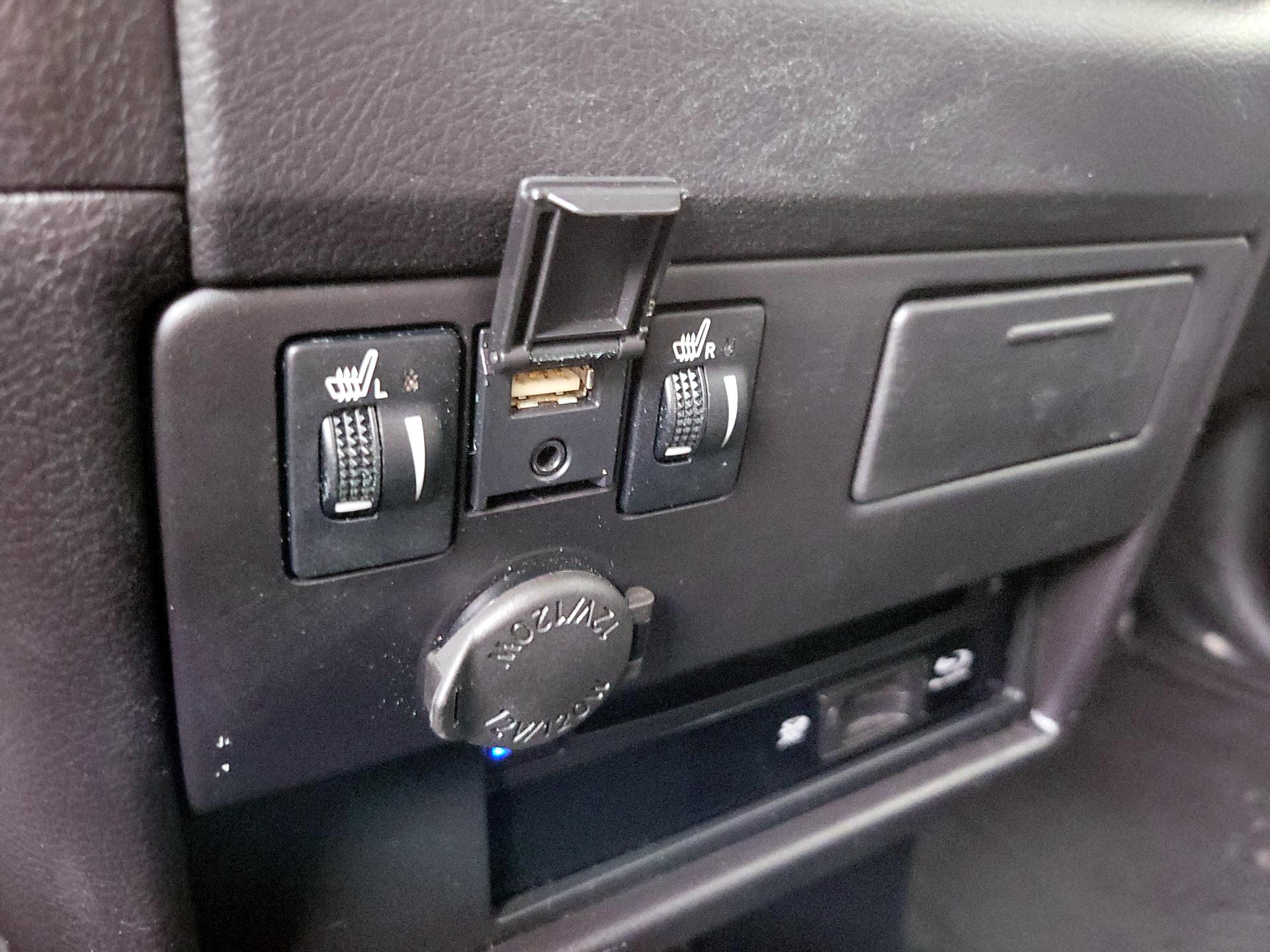 Thumbnail: 2019 Toyota Sienna - 19