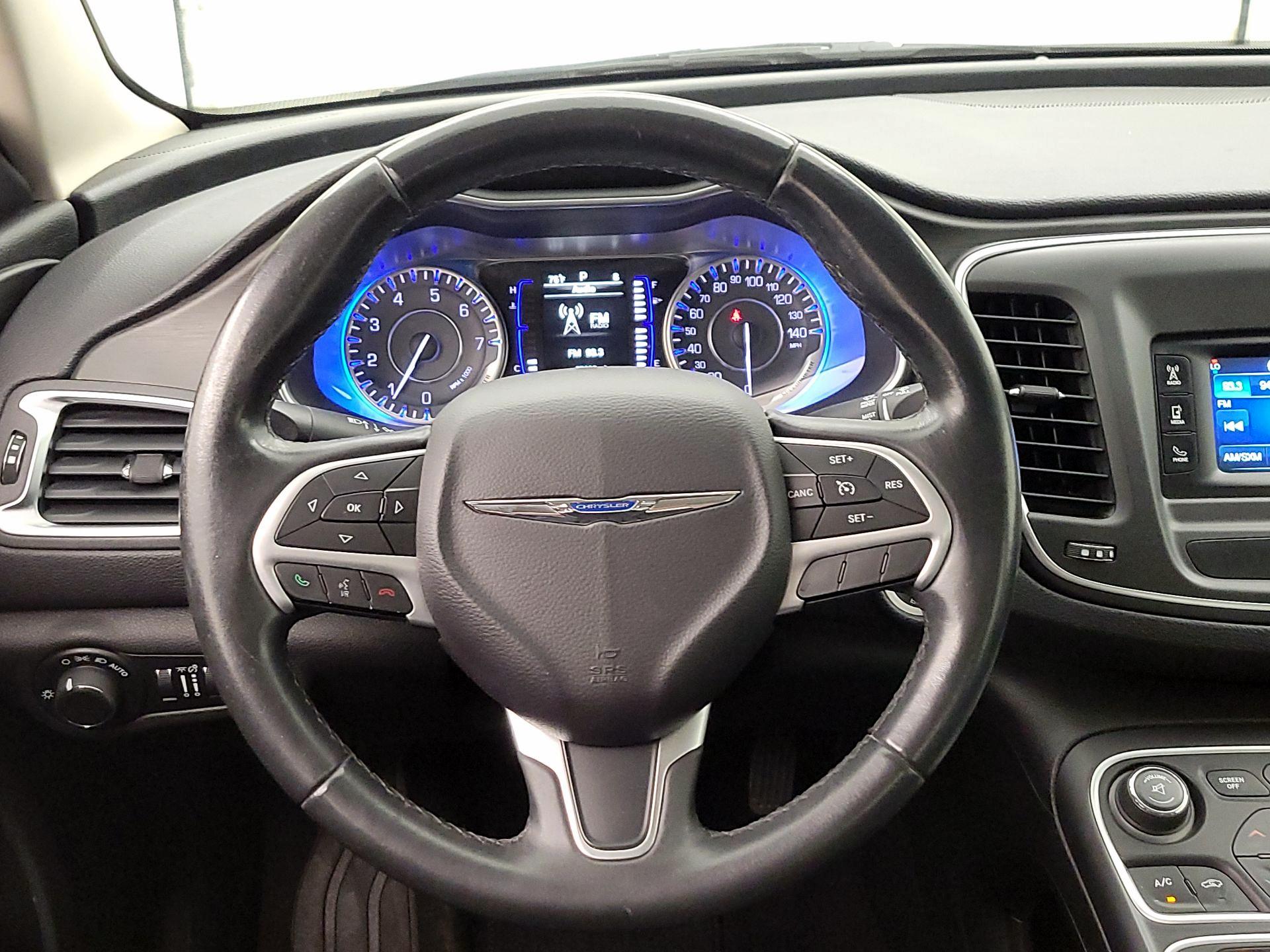 Thumbnail: 2015 Chrysler 200 - 10