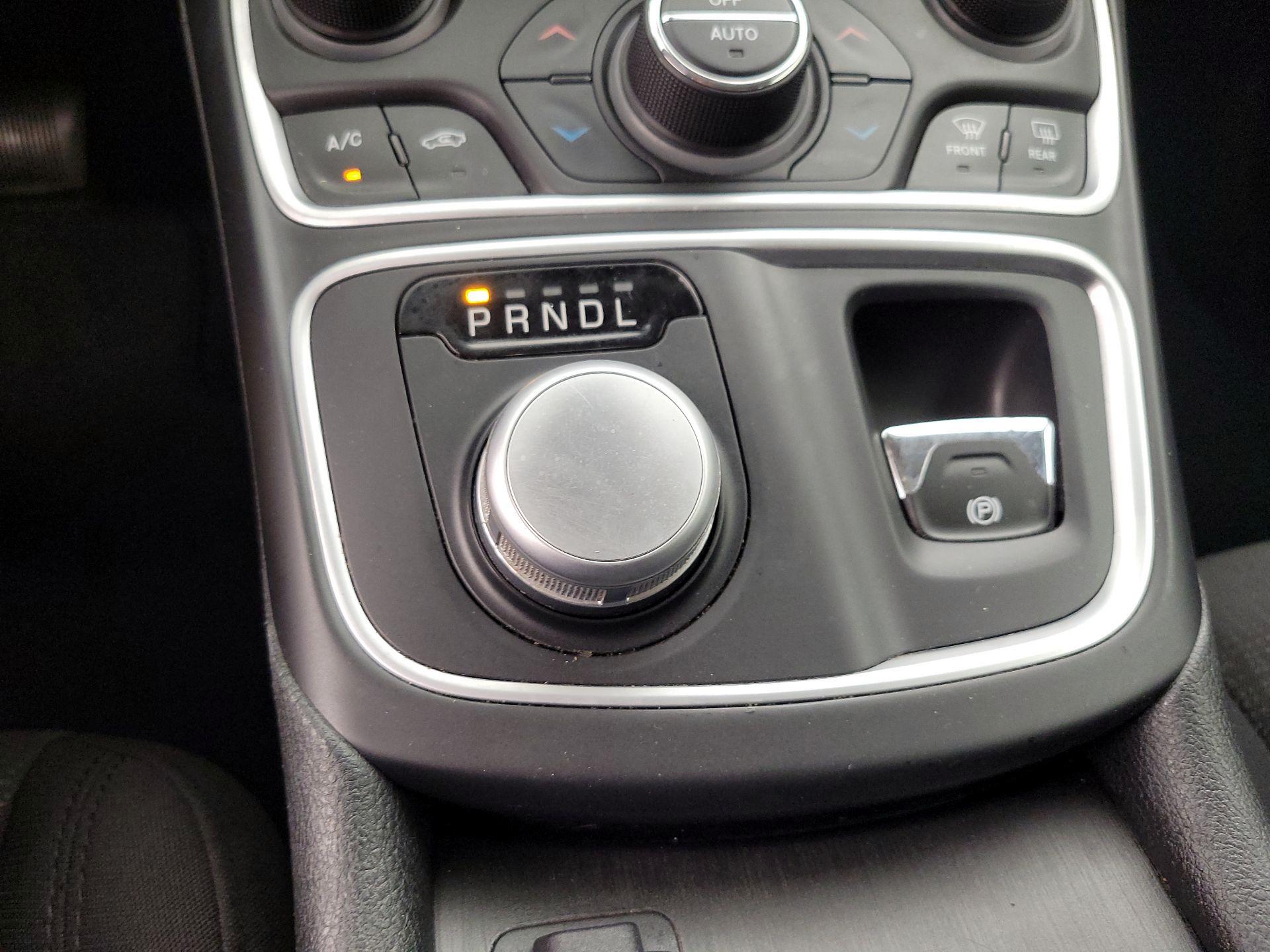 Thumbnail: 2015 Chrysler 200 - 17