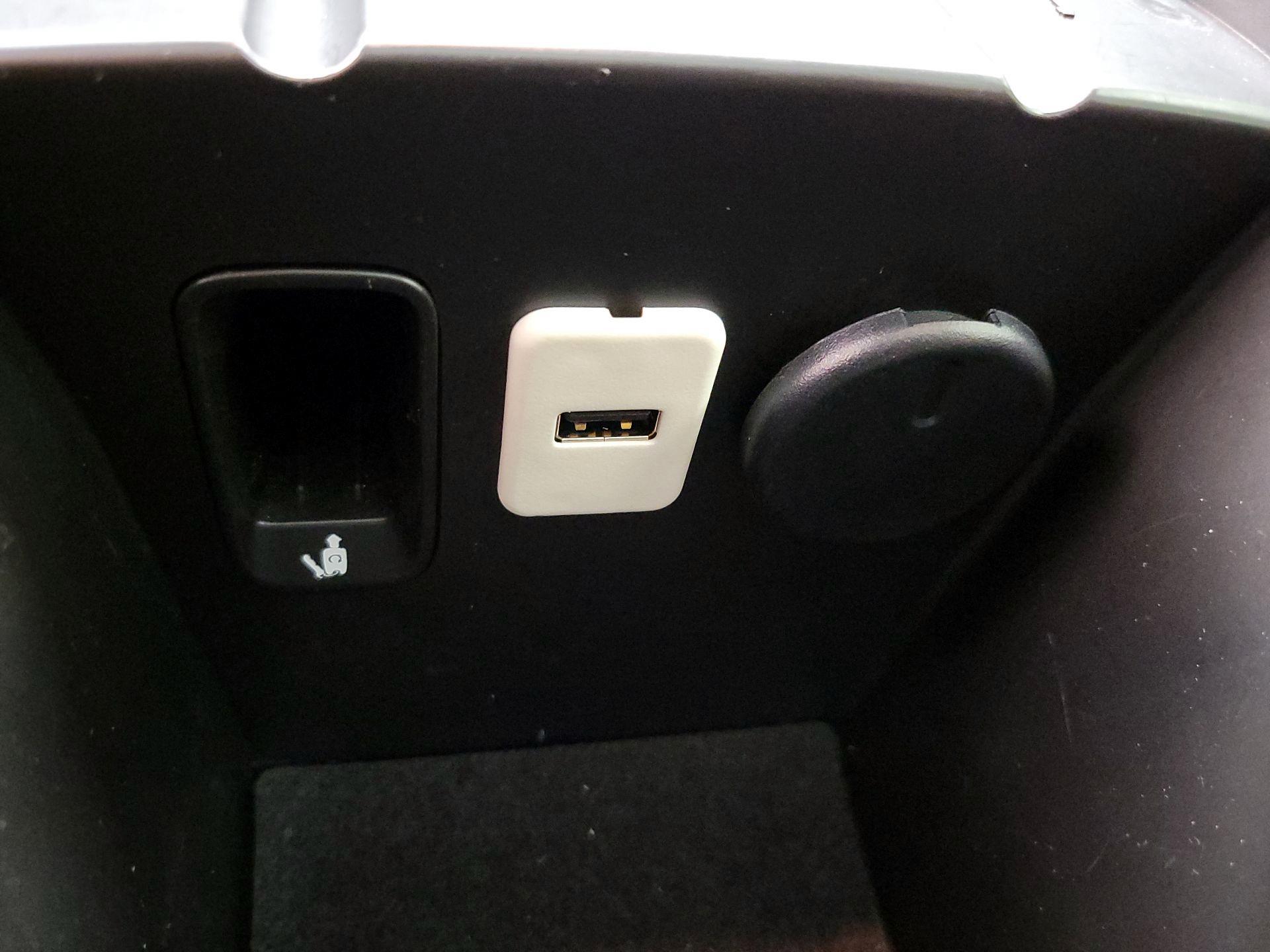 Thumbnail: 2016 Chevrolet  - 19