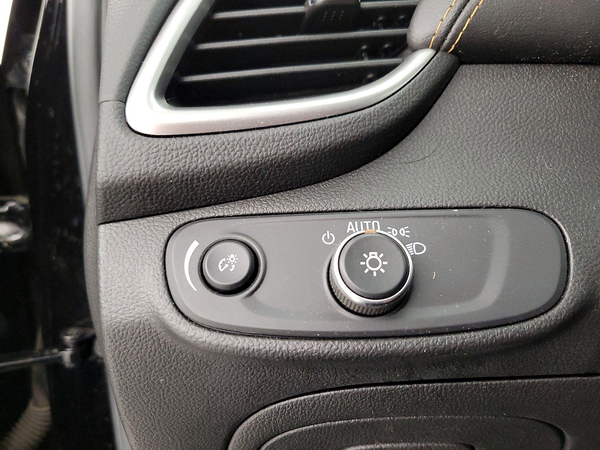 Thumbnail: 2021 Chevrolet Trax - 13