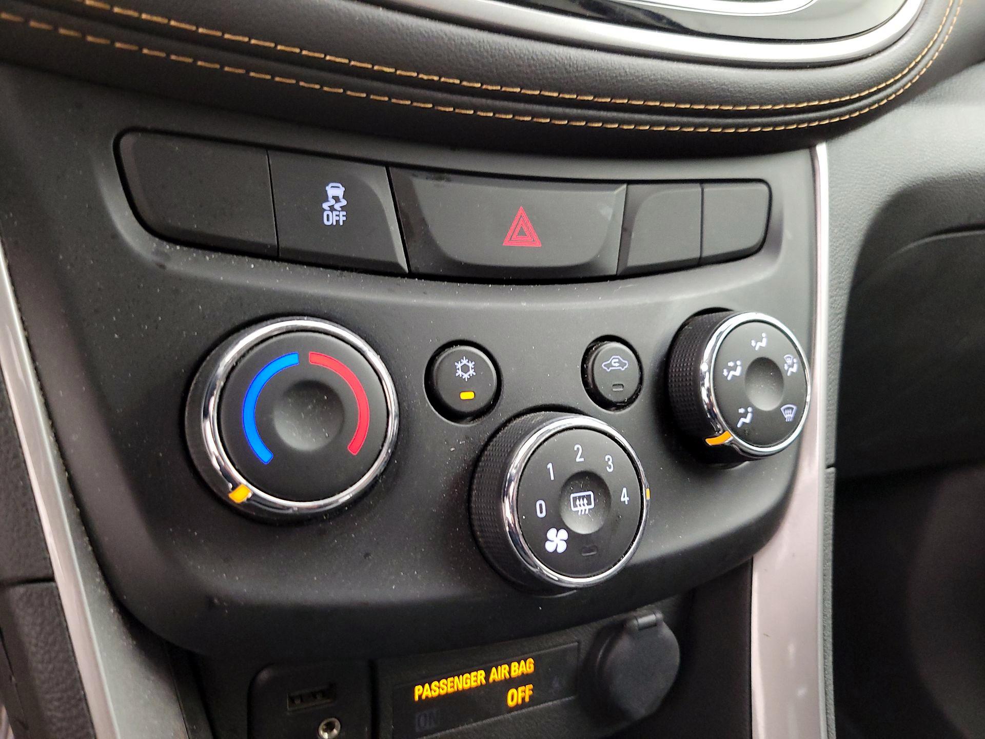 Thumbnail: 2021 Chevrolet Trax - 16