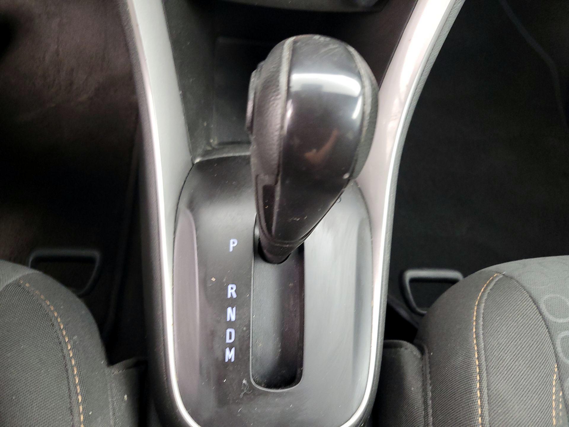 Thumbnail: 2021 Chevrolet Trax - 17