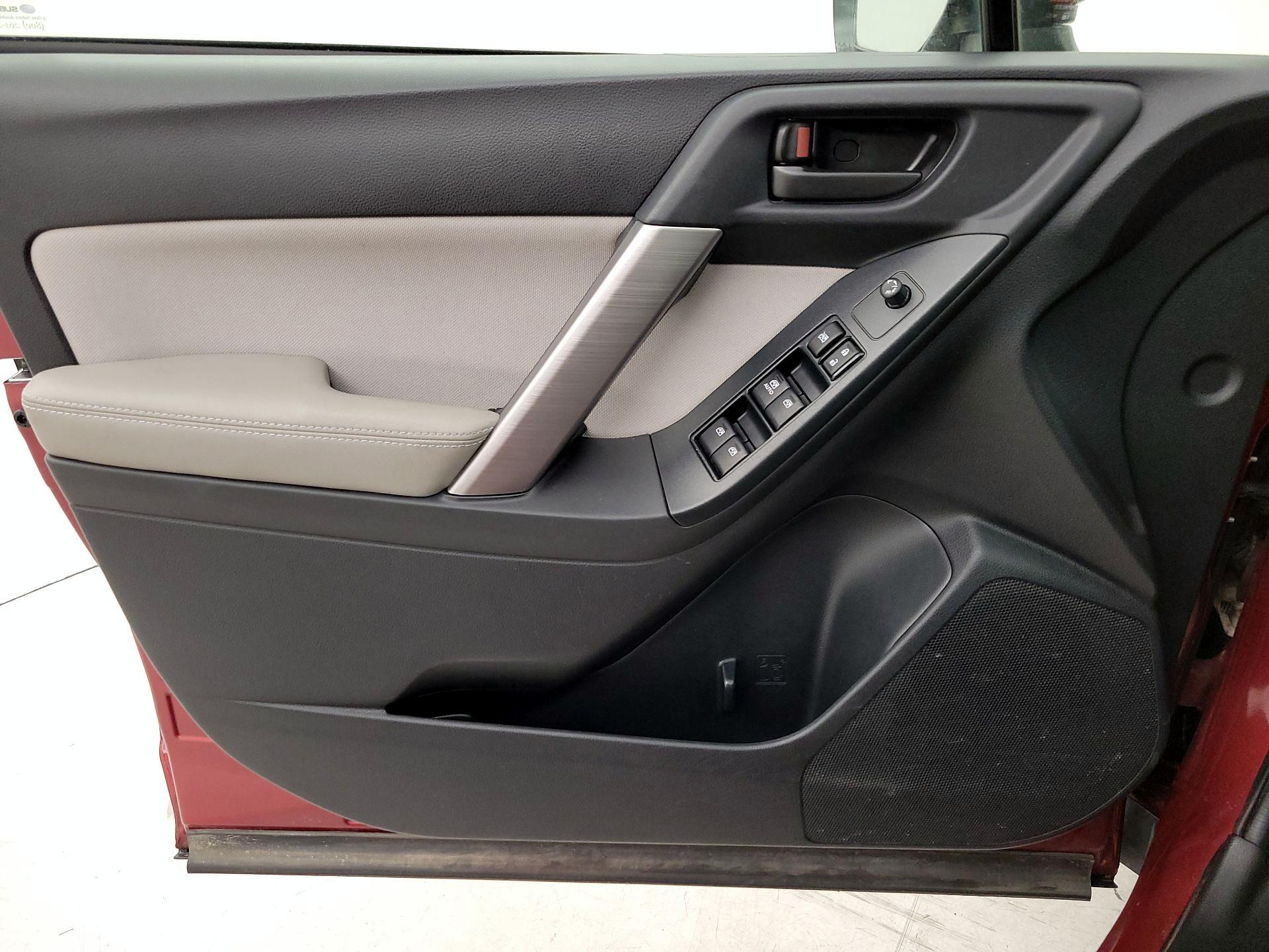 Thumbnail: 2016 Subaru Forester - 12