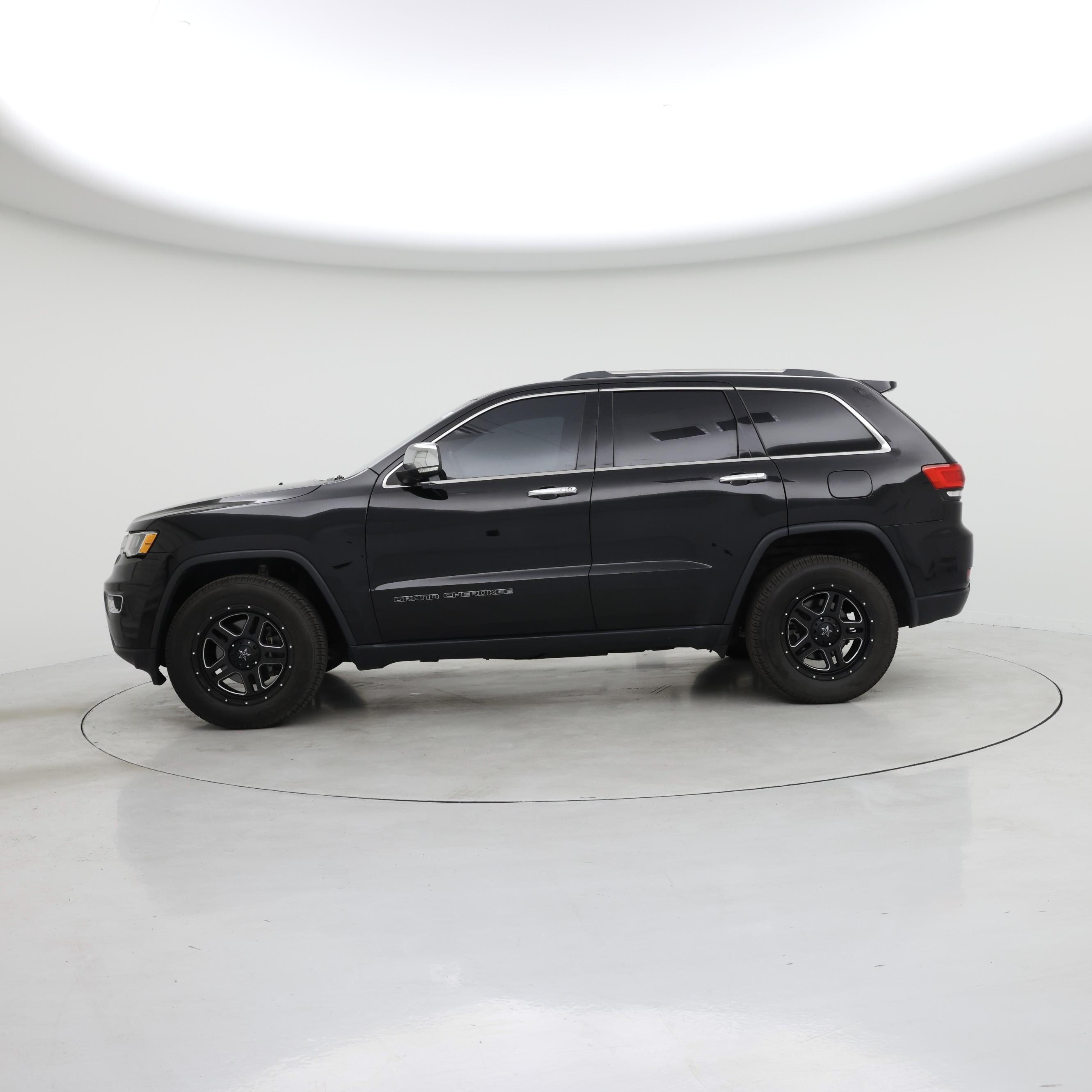 Thumbnail: 2019 Jeep Grand Cherokee - 3