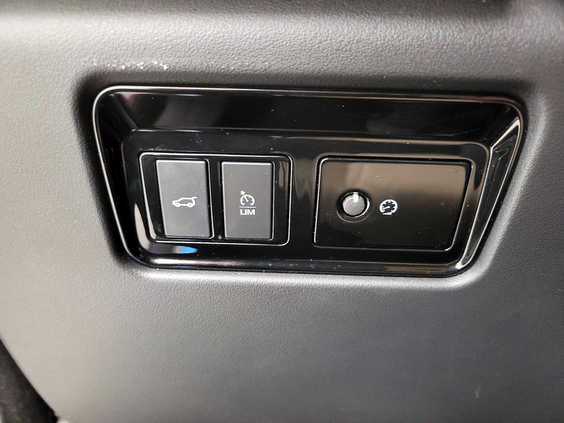 Thumbnail: 2019 Jaguar F-Pace - 13