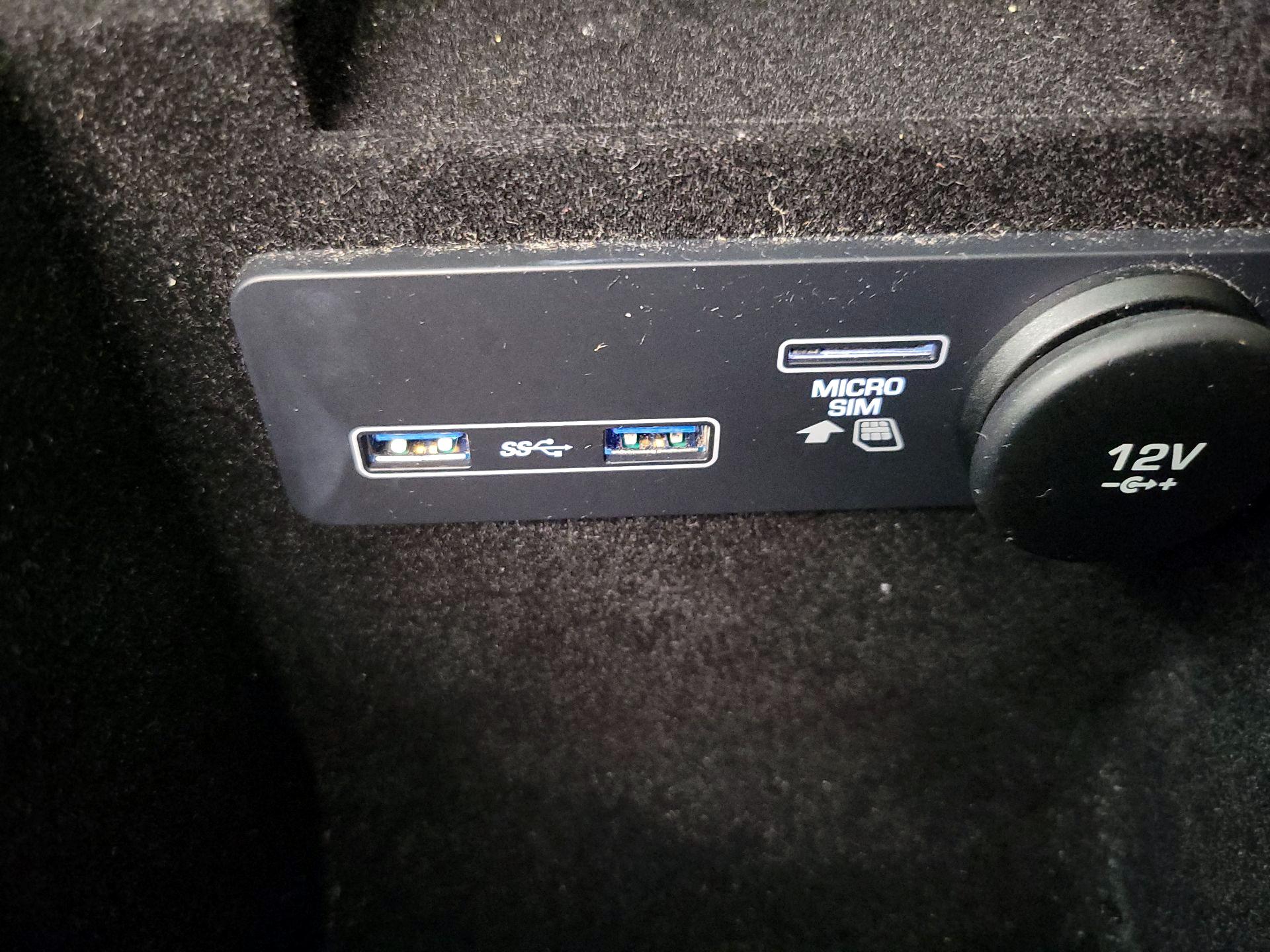 Thumbnail: 2019 Jaguar F-Pace - 19