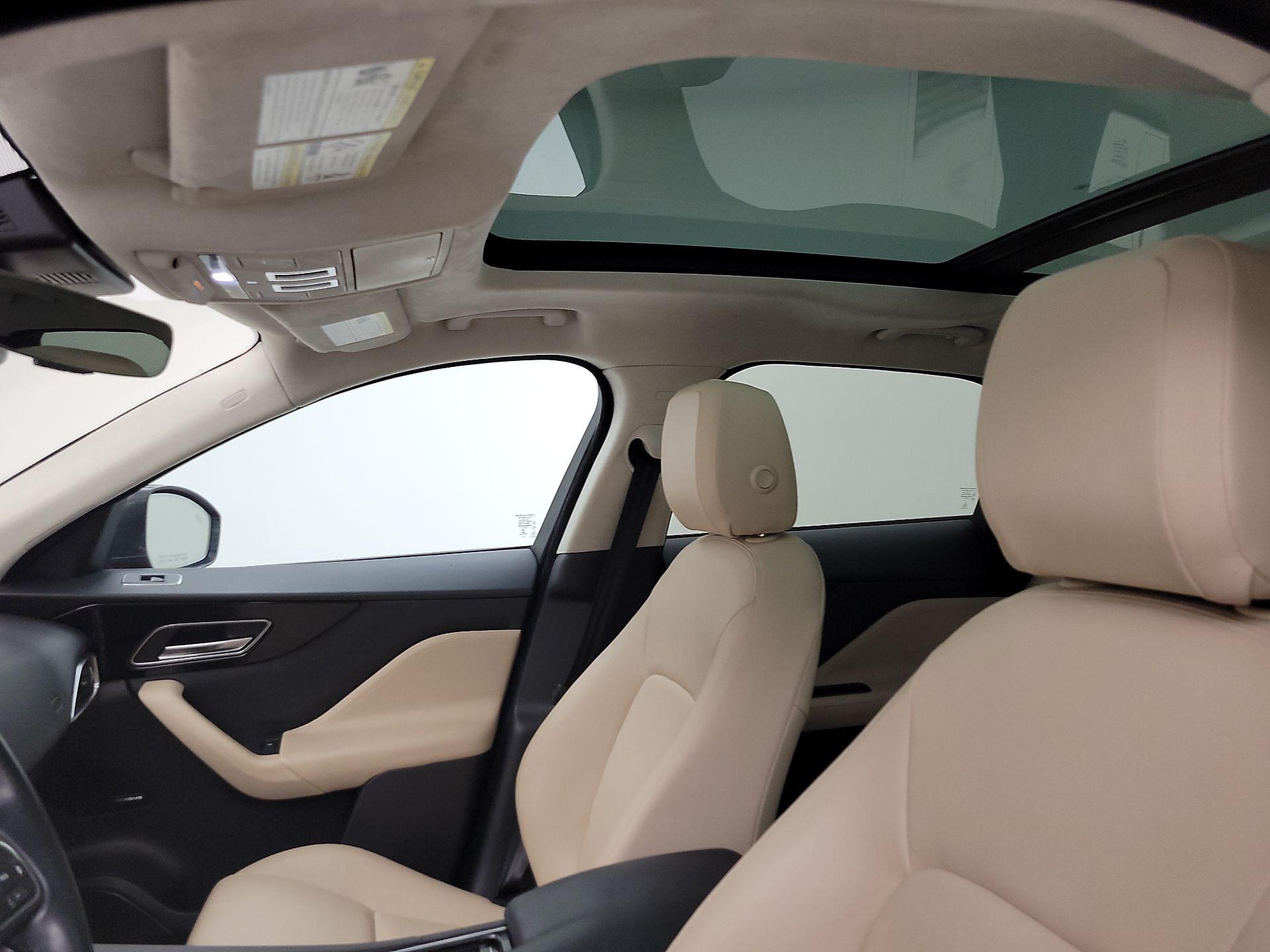 Thumbnail: 2019 Jaguar F-Pace - 20