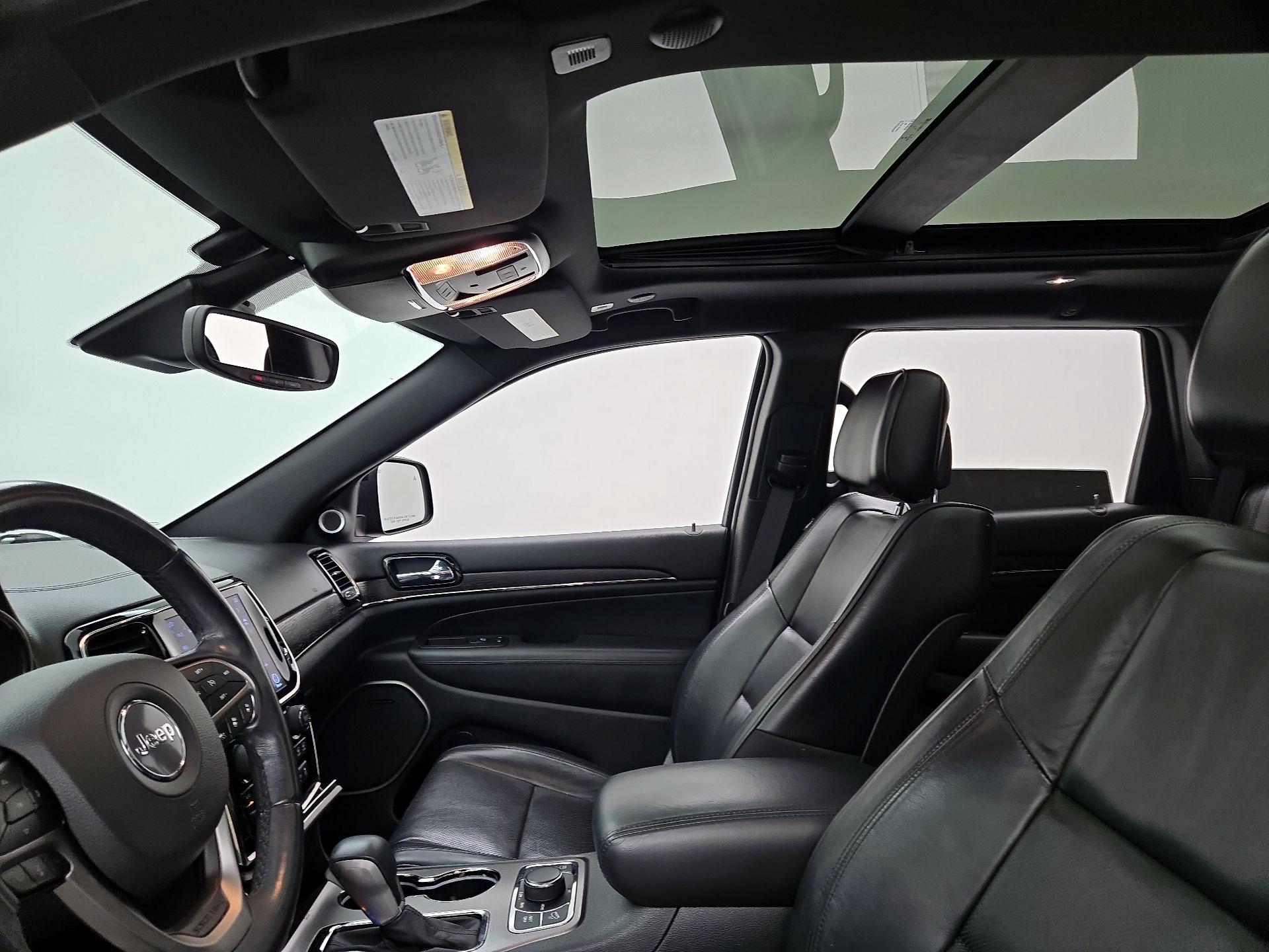 Thumbnail: 2019 Jeep Grand Cherokee - 19