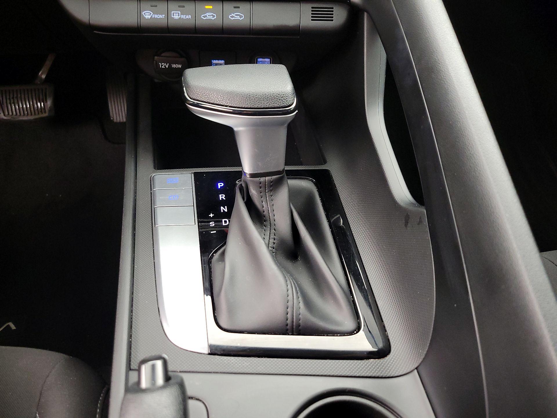 Thumbnail: 2021 Hyundai Elantra - 17
