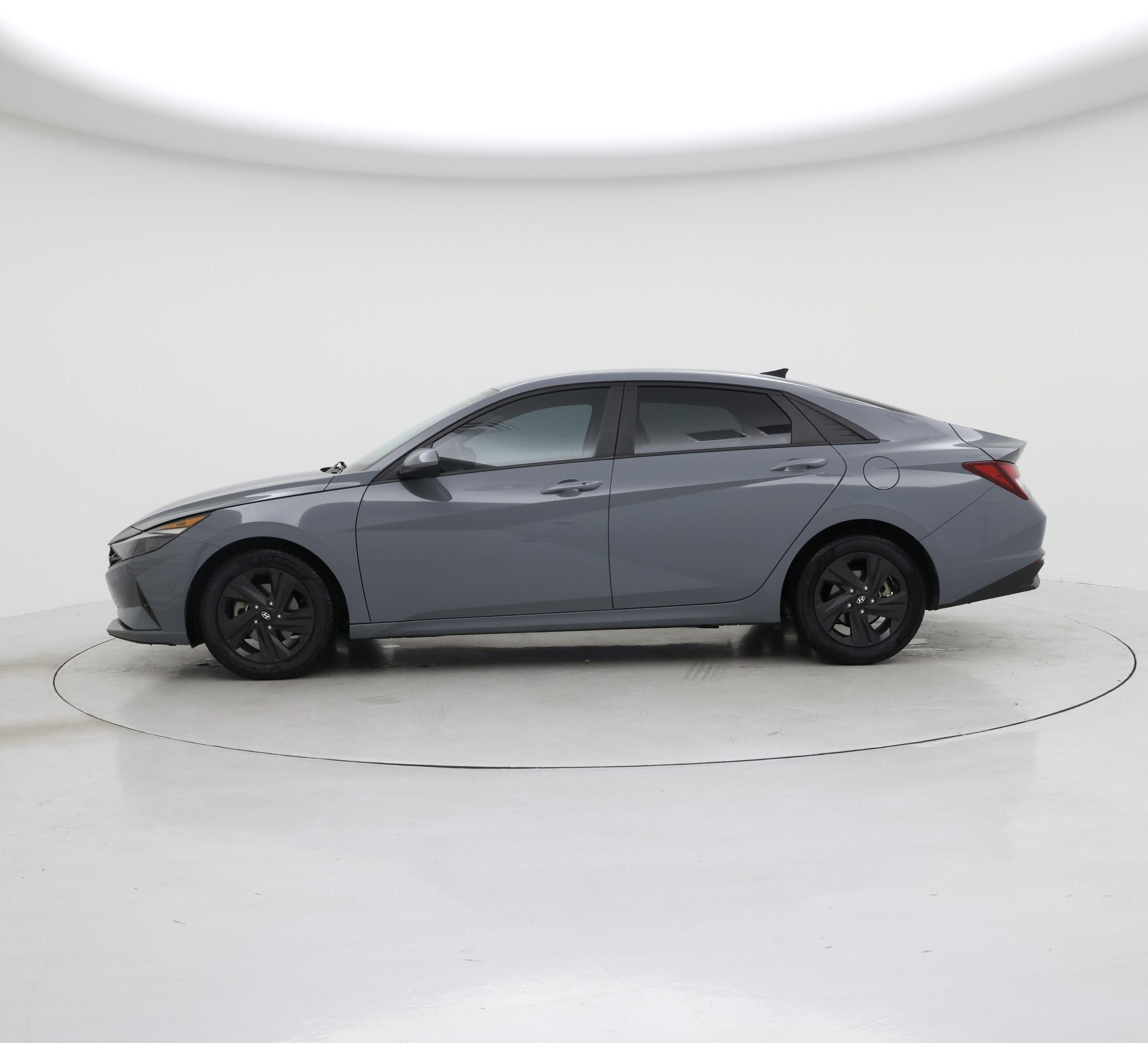 Thumbnail: 2021 Hyundai Elantra - 3
