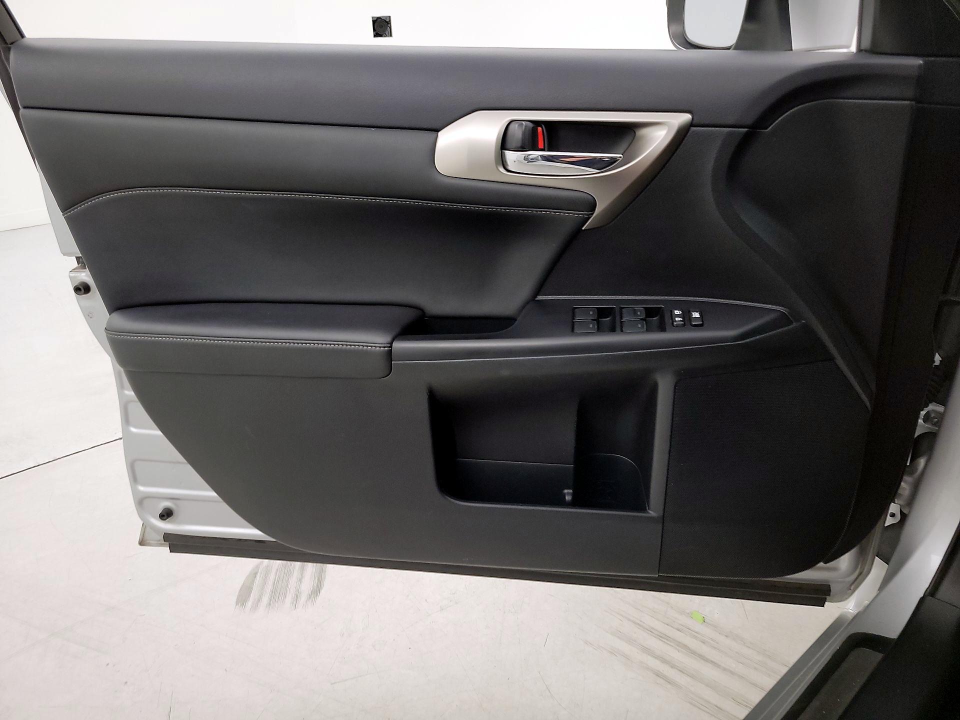 Thumbnail: 2015 Lexus CT - 12