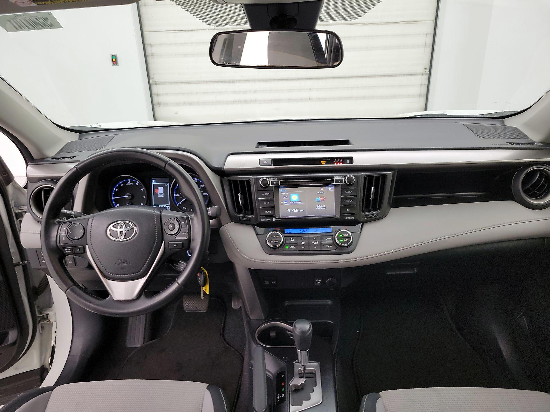 Thumbnail: 2017 Toyota RAV4 - 9