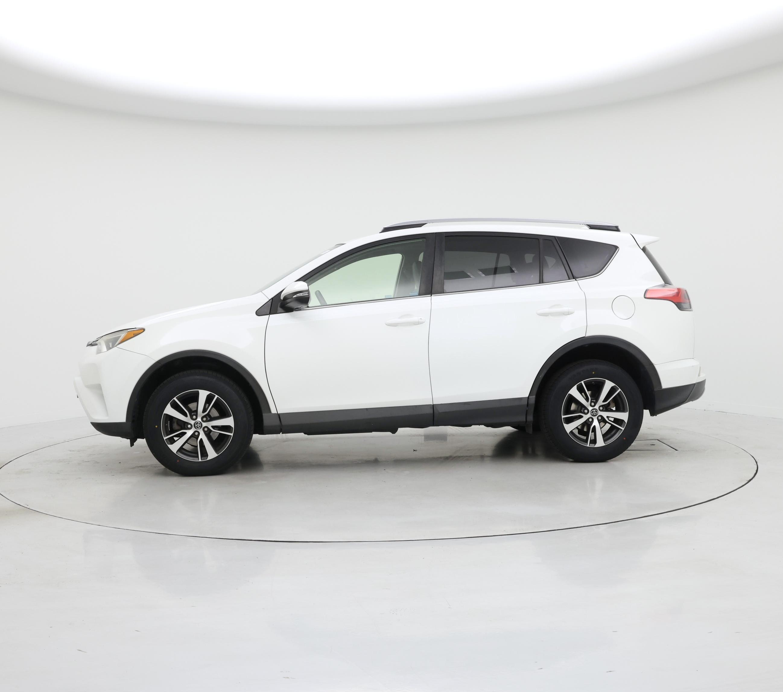 Thumbnail: 2017 Toyota RAV4 - 3