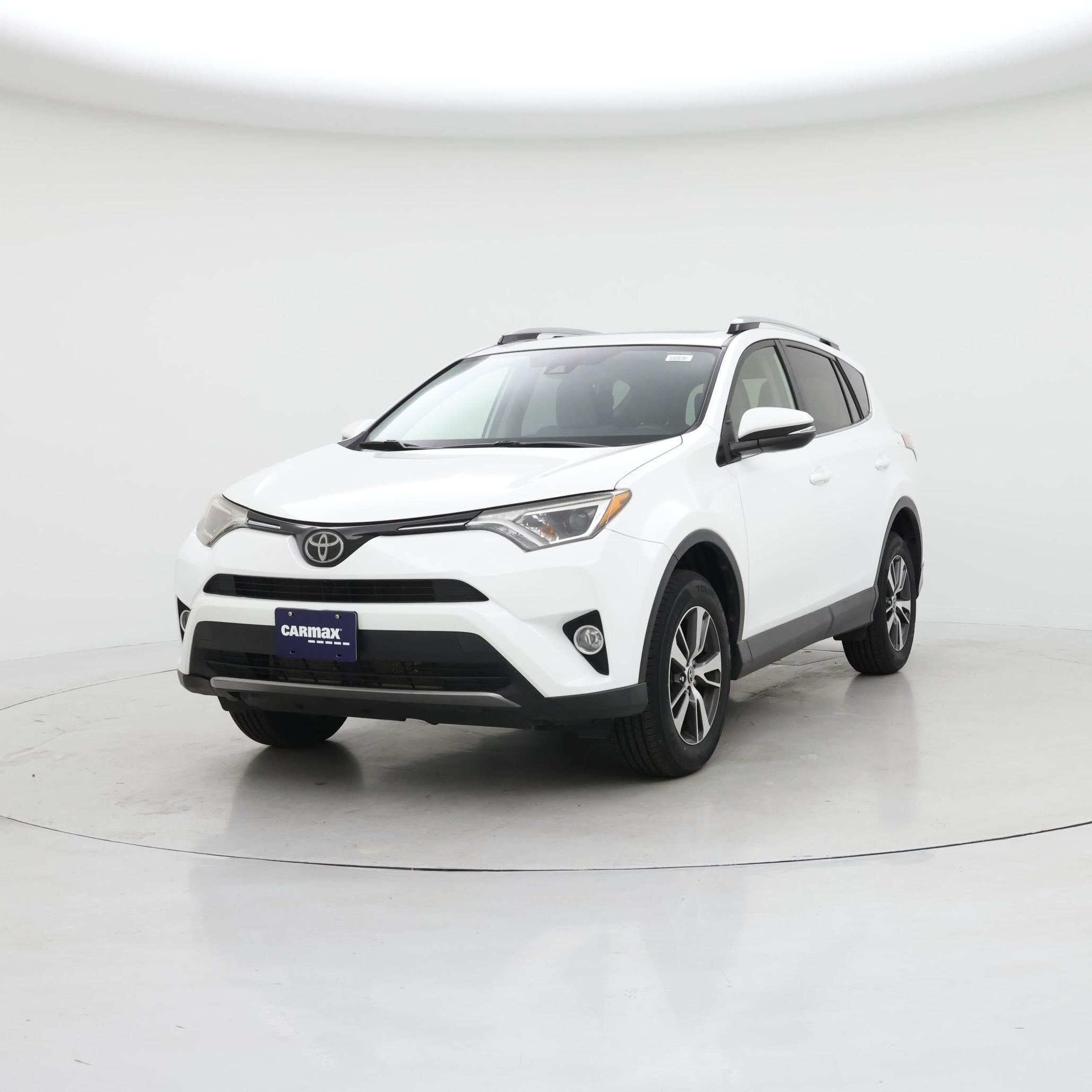 Thumbnail: 2017 Toyota RAV4 - 4