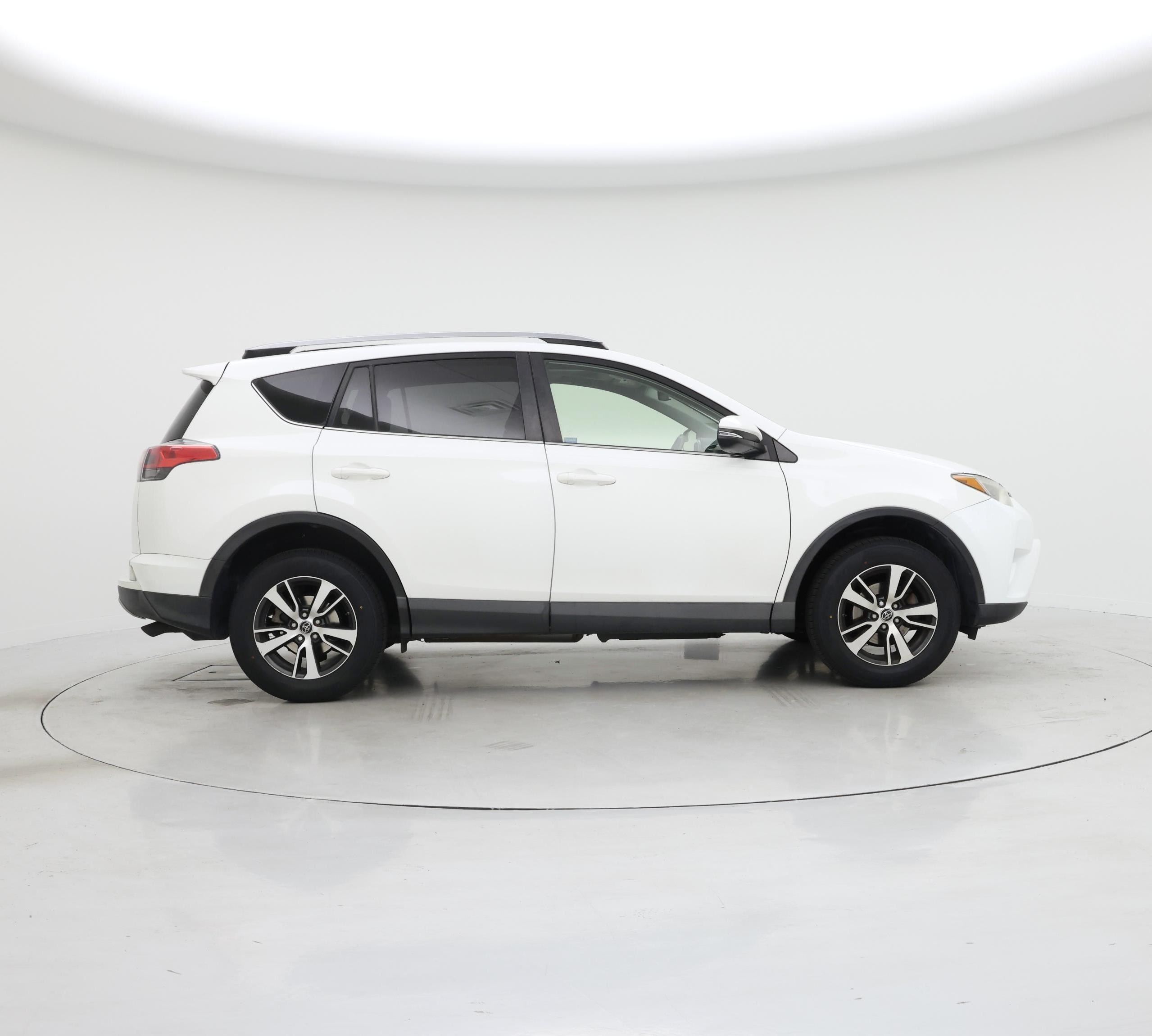 Thumbnail: 2017 Toyota RAV4 - 7