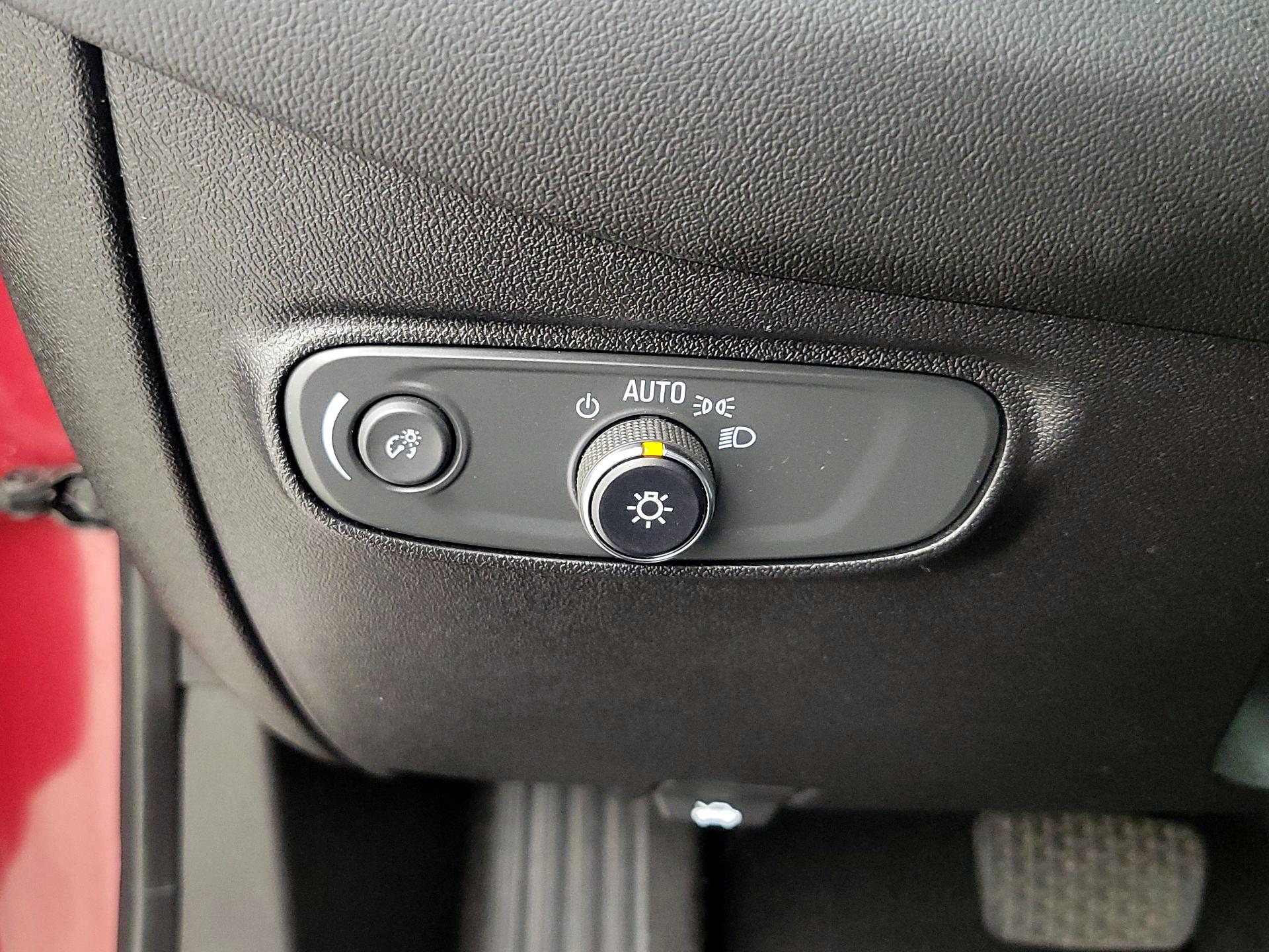 Thumbnail: 2018 Chevrolet Equinox - 13