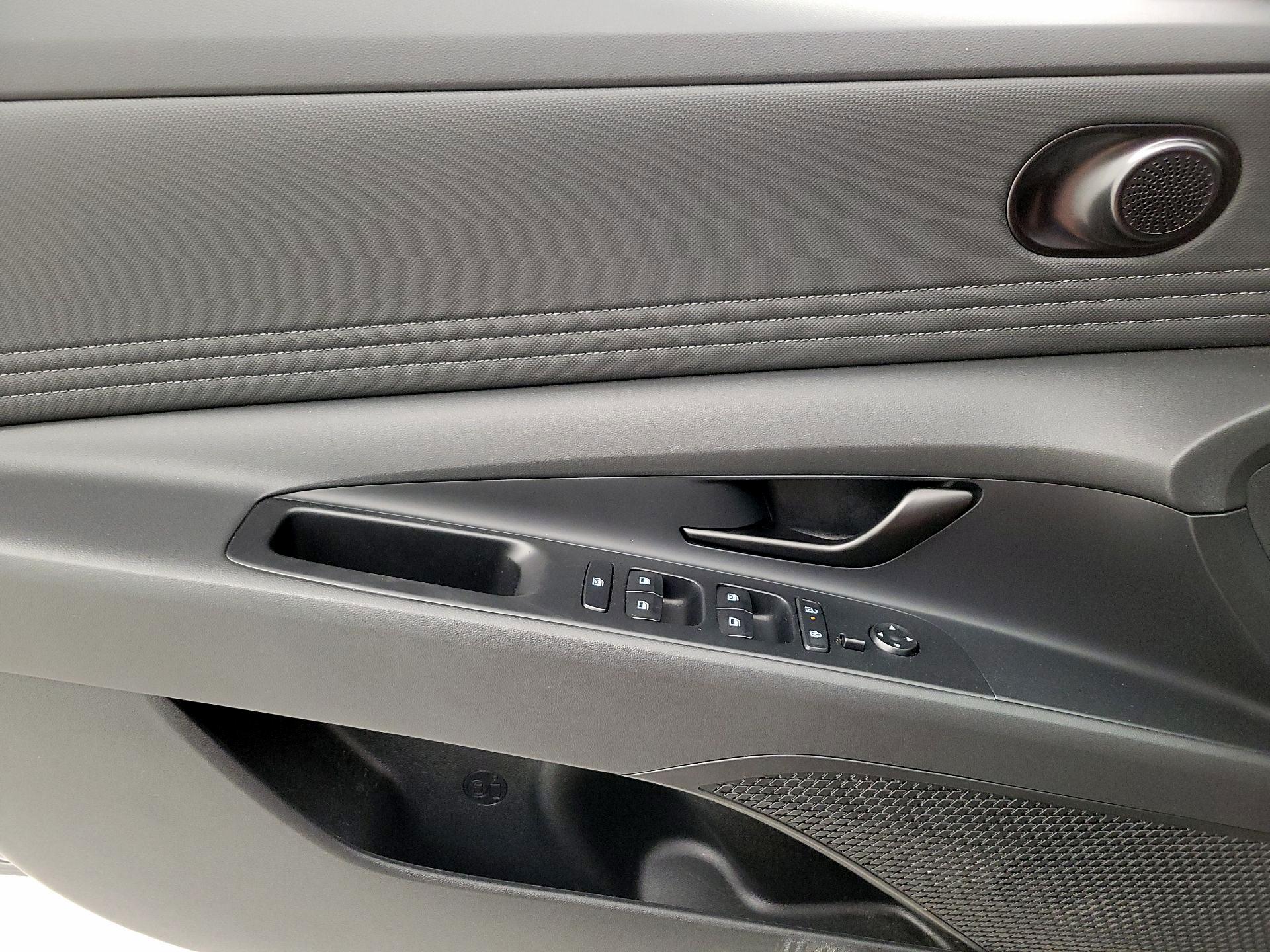 Thumbnail: 2025 Hyundai Elantra - 12