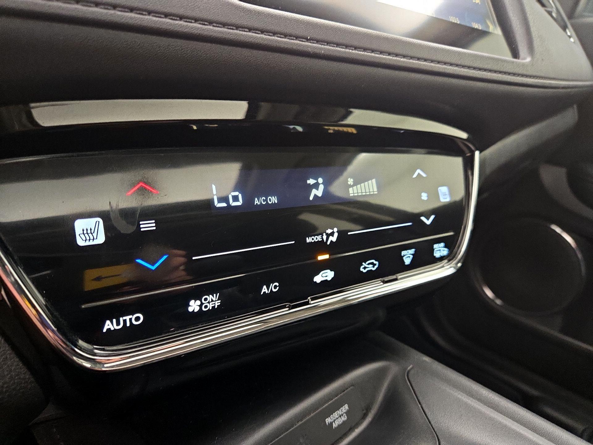 Thumbnail: 2016 Honda HR-V - 16