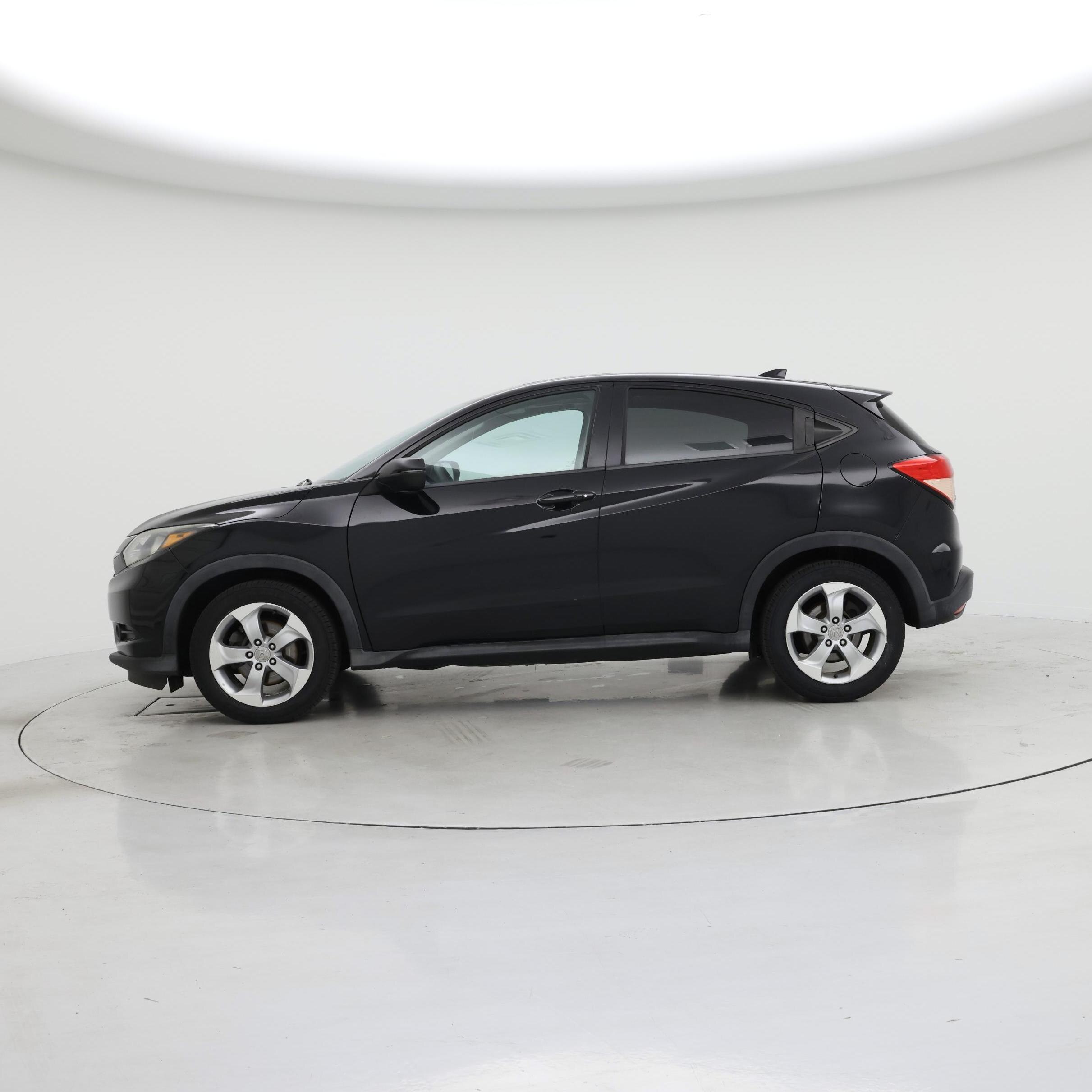 Thumbnail: 2016 Honda HR-V - 3