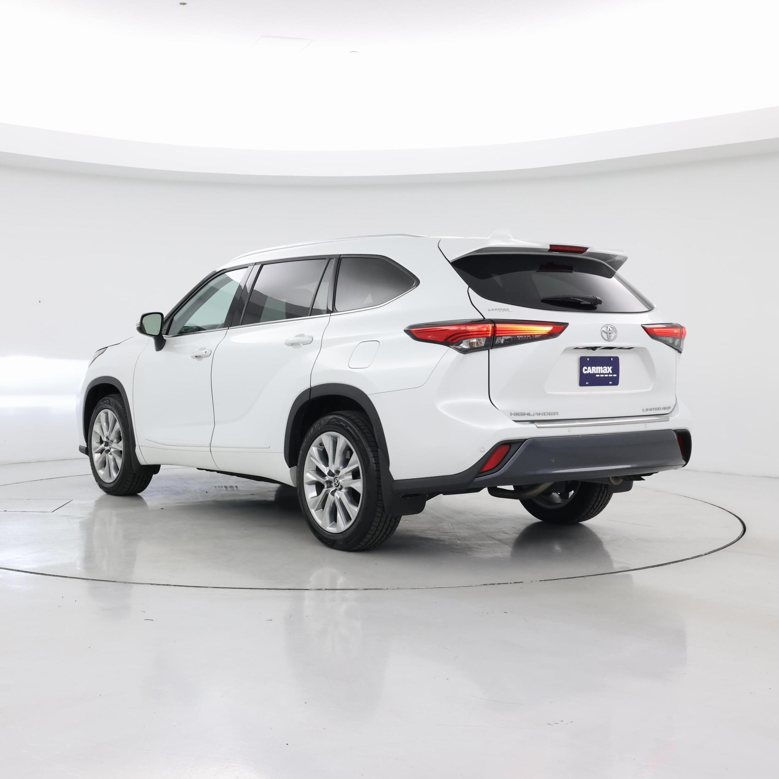 Thumbnail: 2022 Toyota Highlander - 2