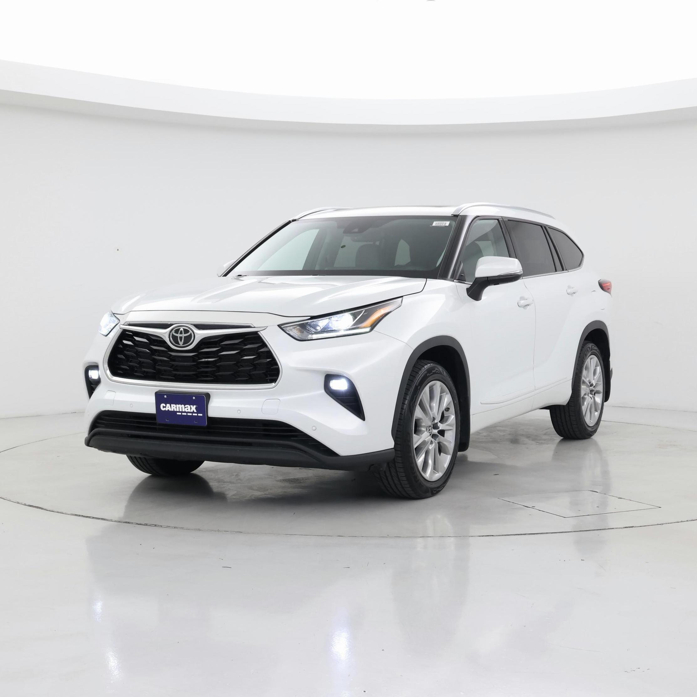 Thumbnail: 2022 Toyota Highlander - 4