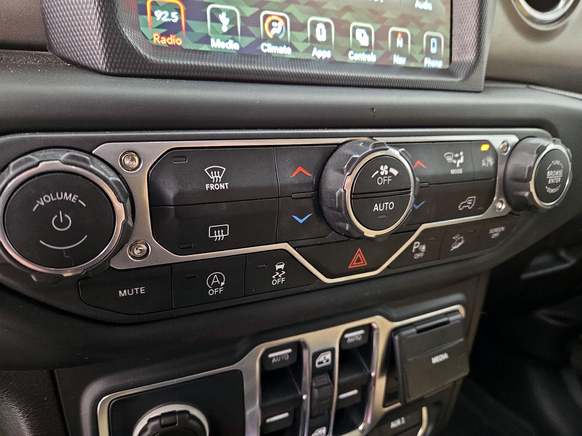 Thumbnail: 2018 Jeep Wrangler - 16