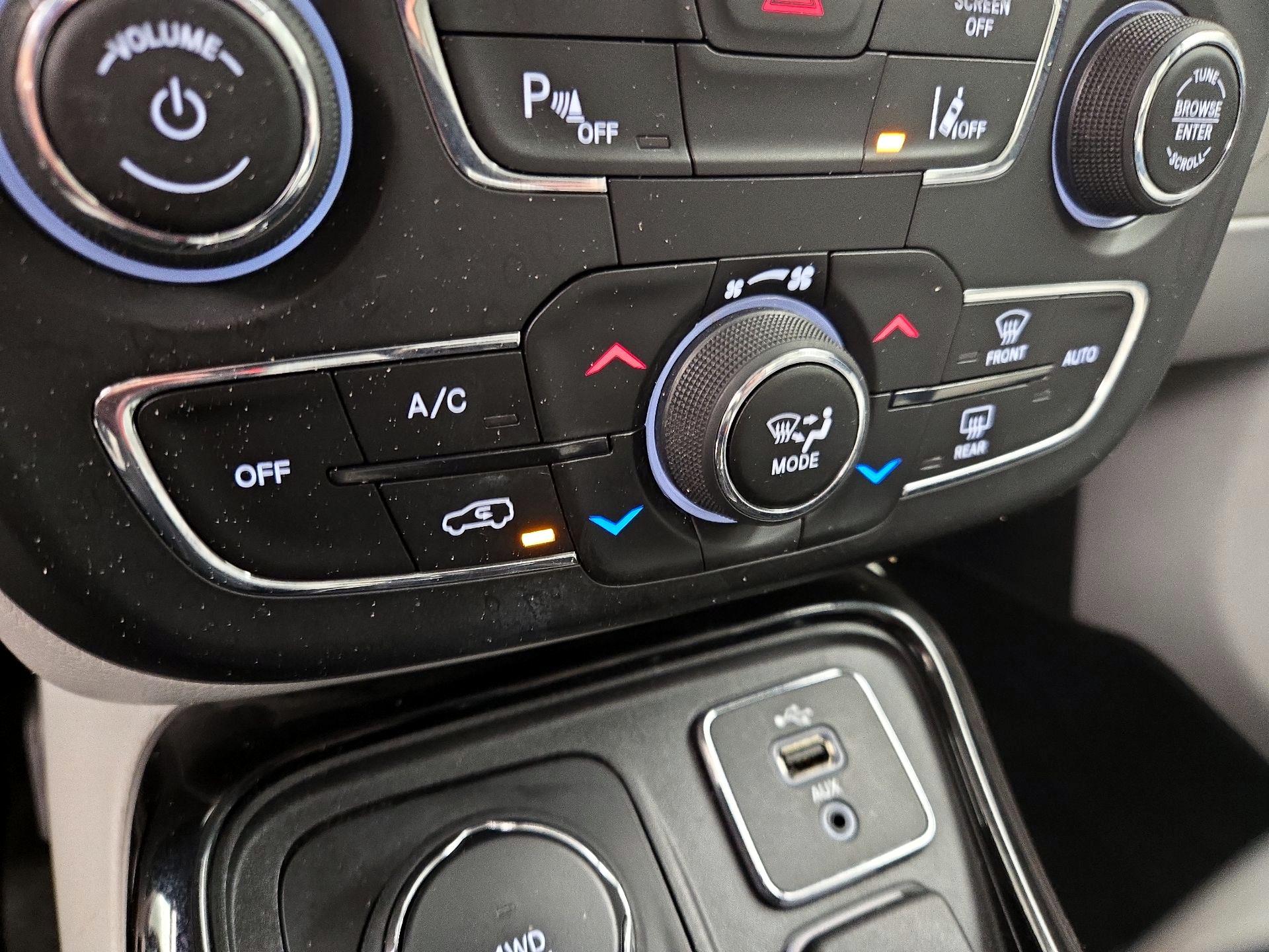 Thumbnail: 2018 Jeep Compass - 17