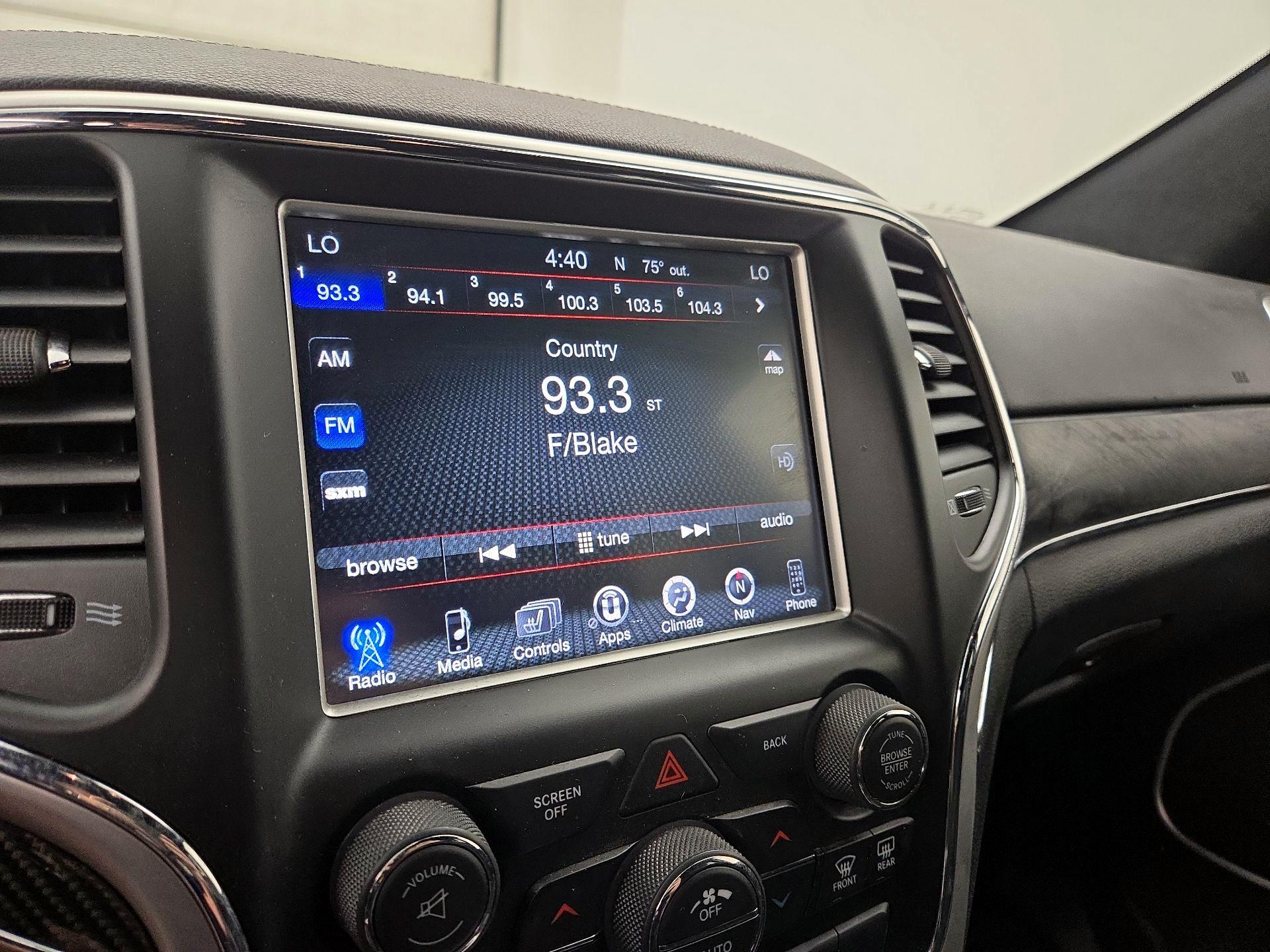 Thumbnail: 2015 Jeep Grand Cherokee - 16