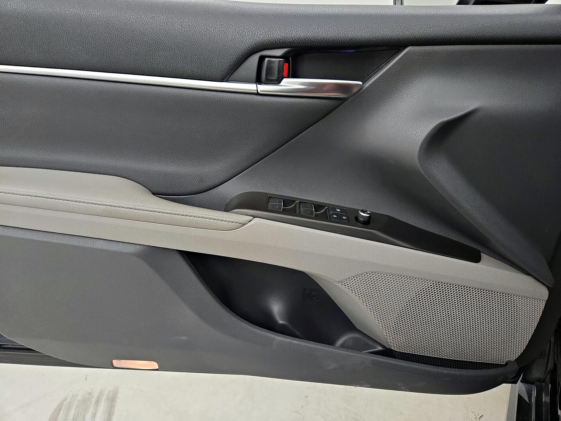 Thumbnail: 2021 Toyota Camry - 12