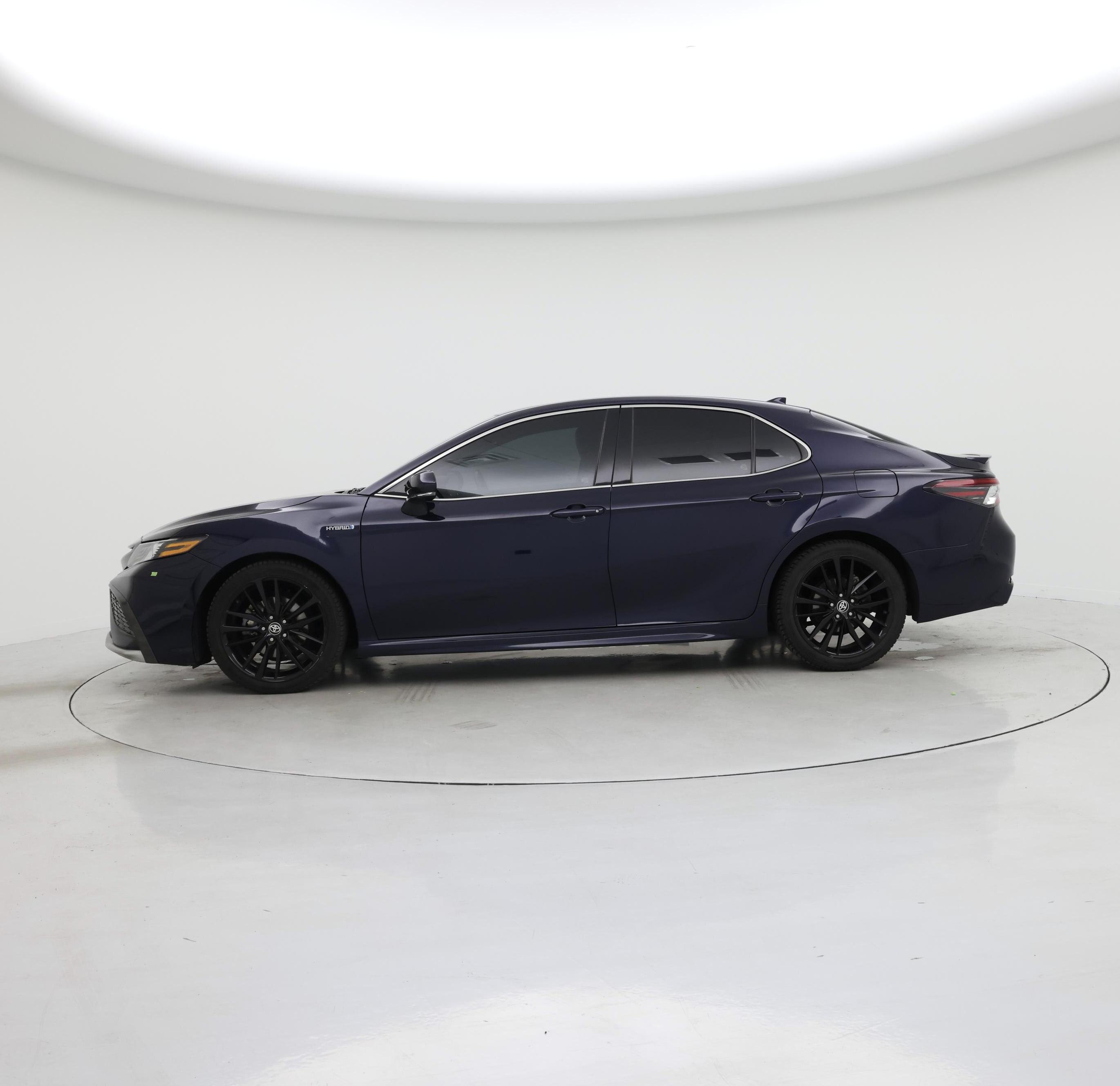 Thumbnail: 2021 Toyota Camry - 3