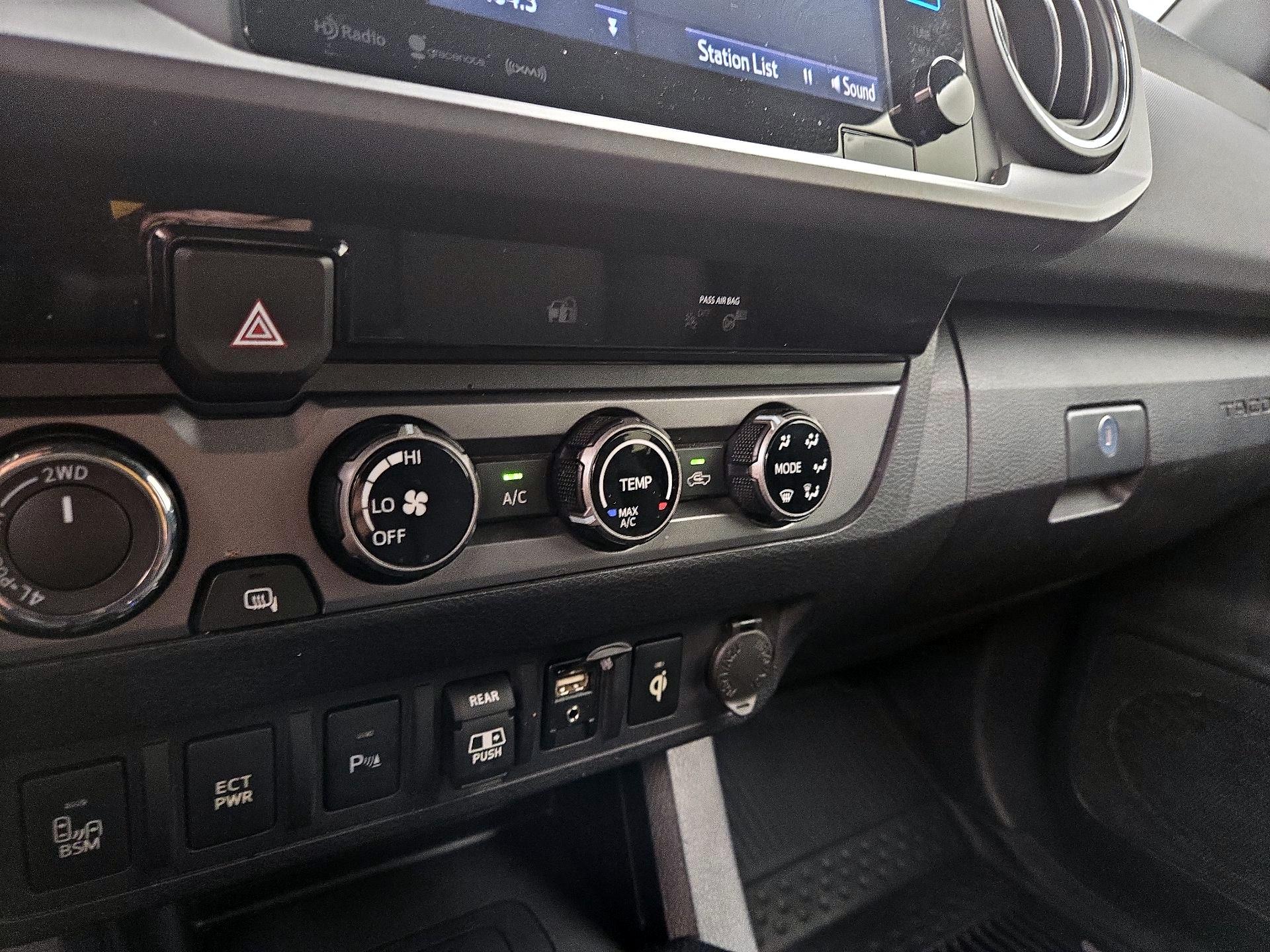 Thumbnail: 2018 Toyota Tacoma - 17