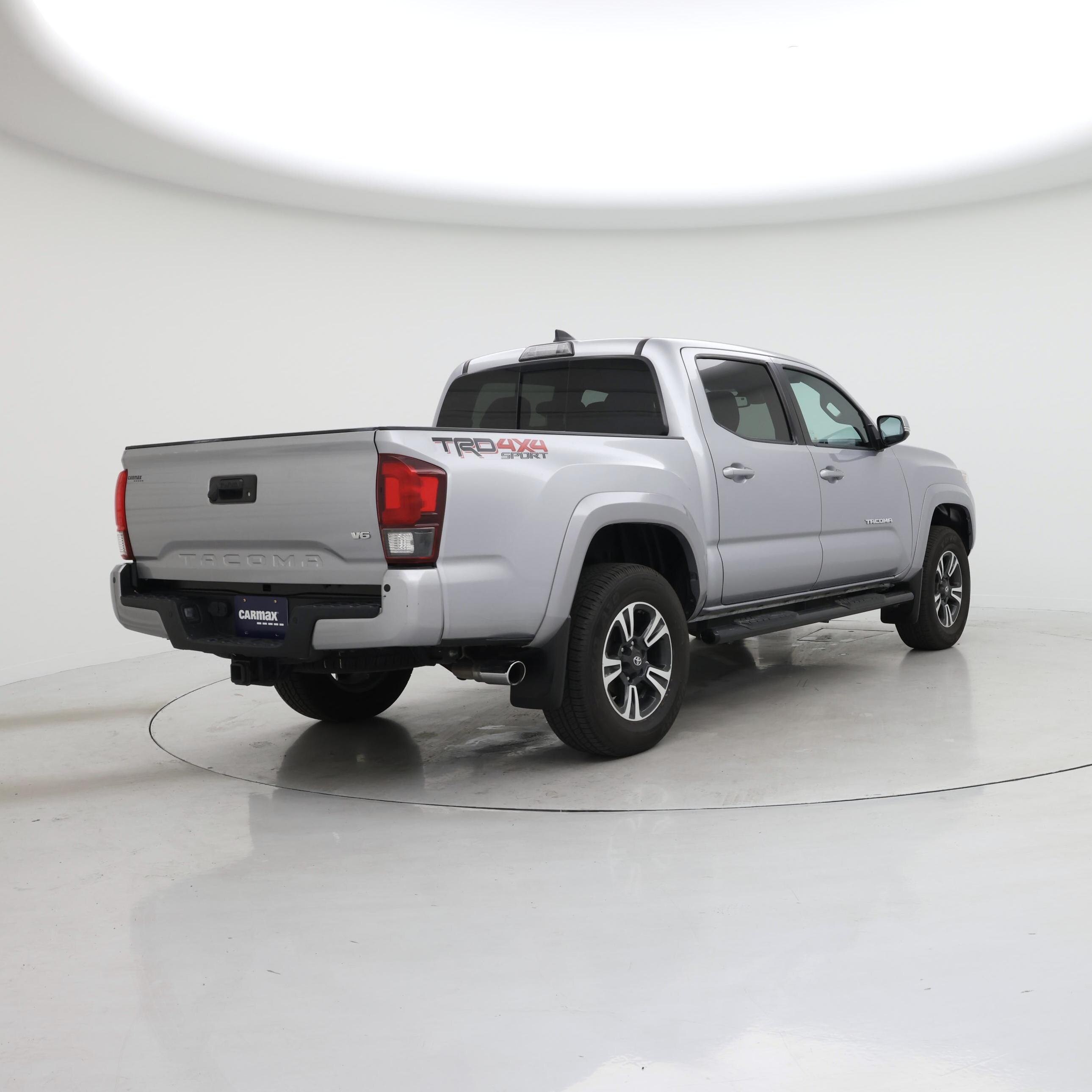 Thumbnail: 2018 Toyota Tacoma - 8