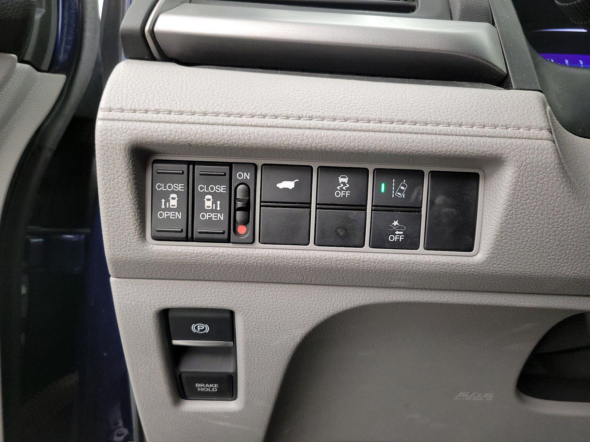 Thumbnail: 2019 Honda Odyssey - 13
