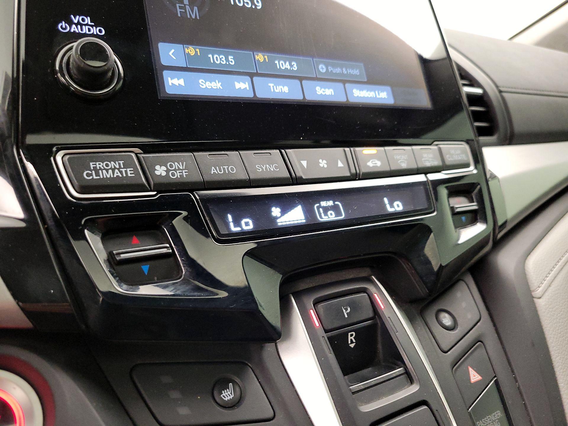 Thumbnail: 2019 Honda Odyssey - 16