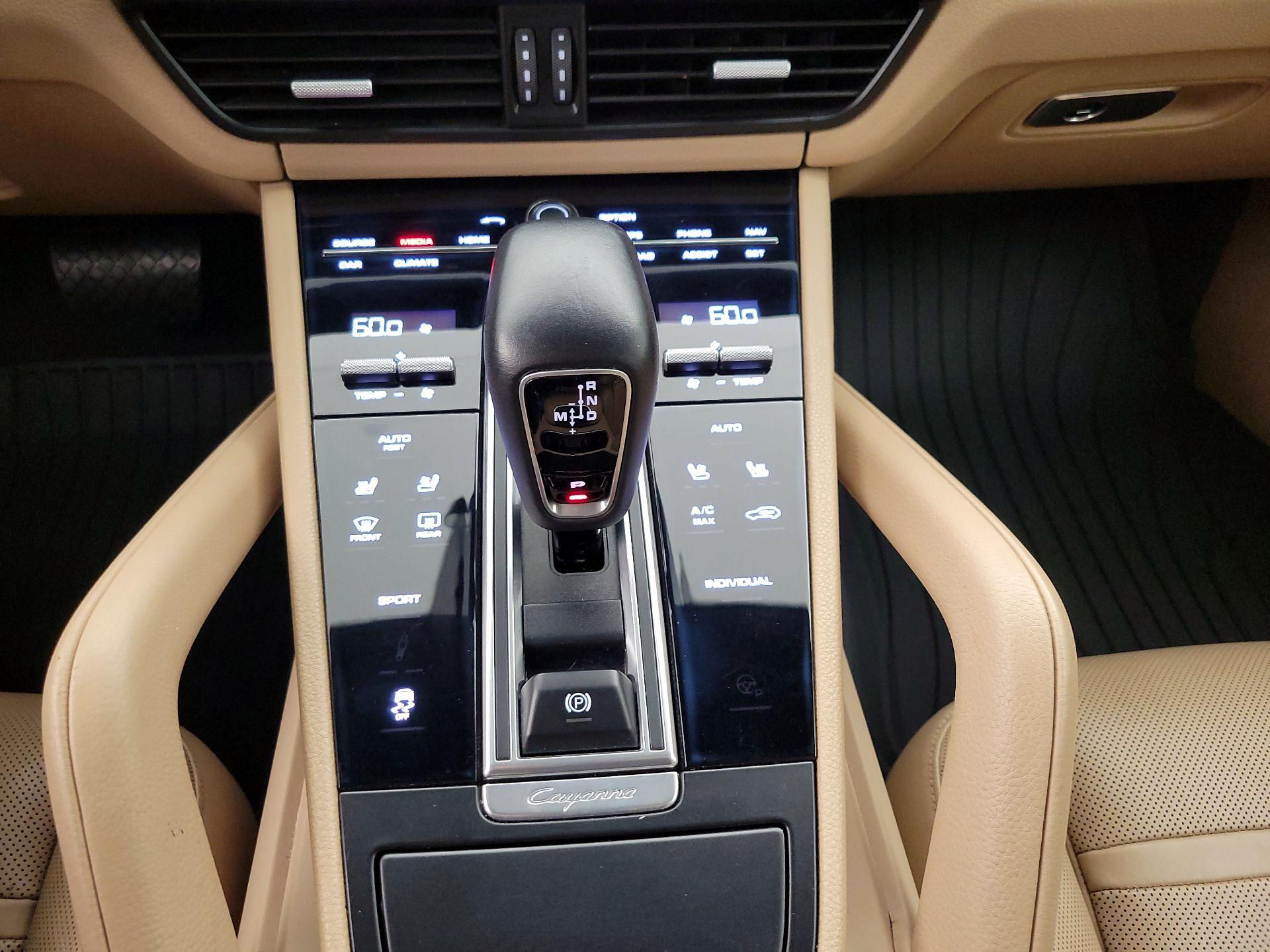 Thumbnail: 2019 Porsche Cayenne - 17