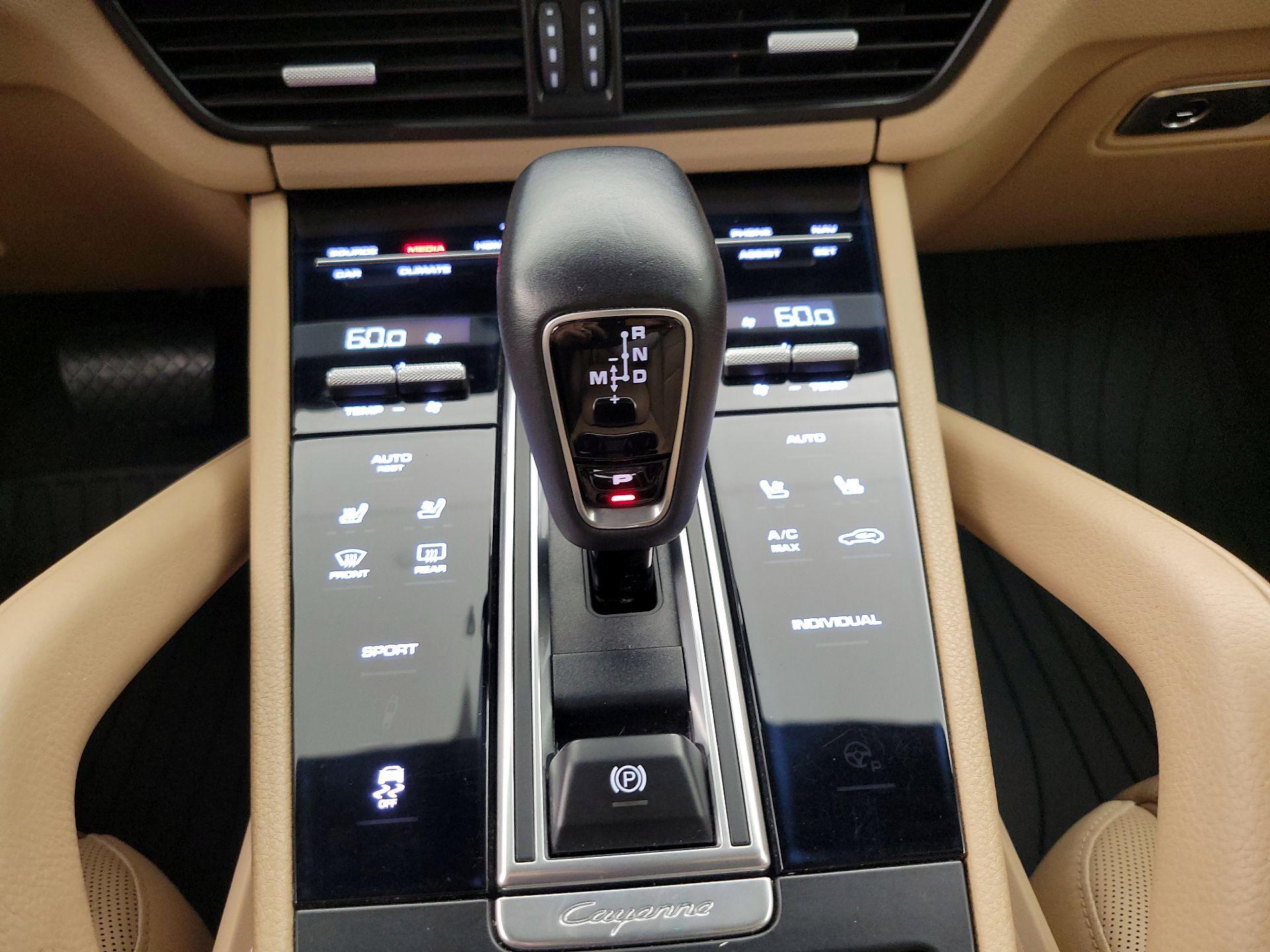 Thumbnail: 2019 Porsche Cayenne - 18