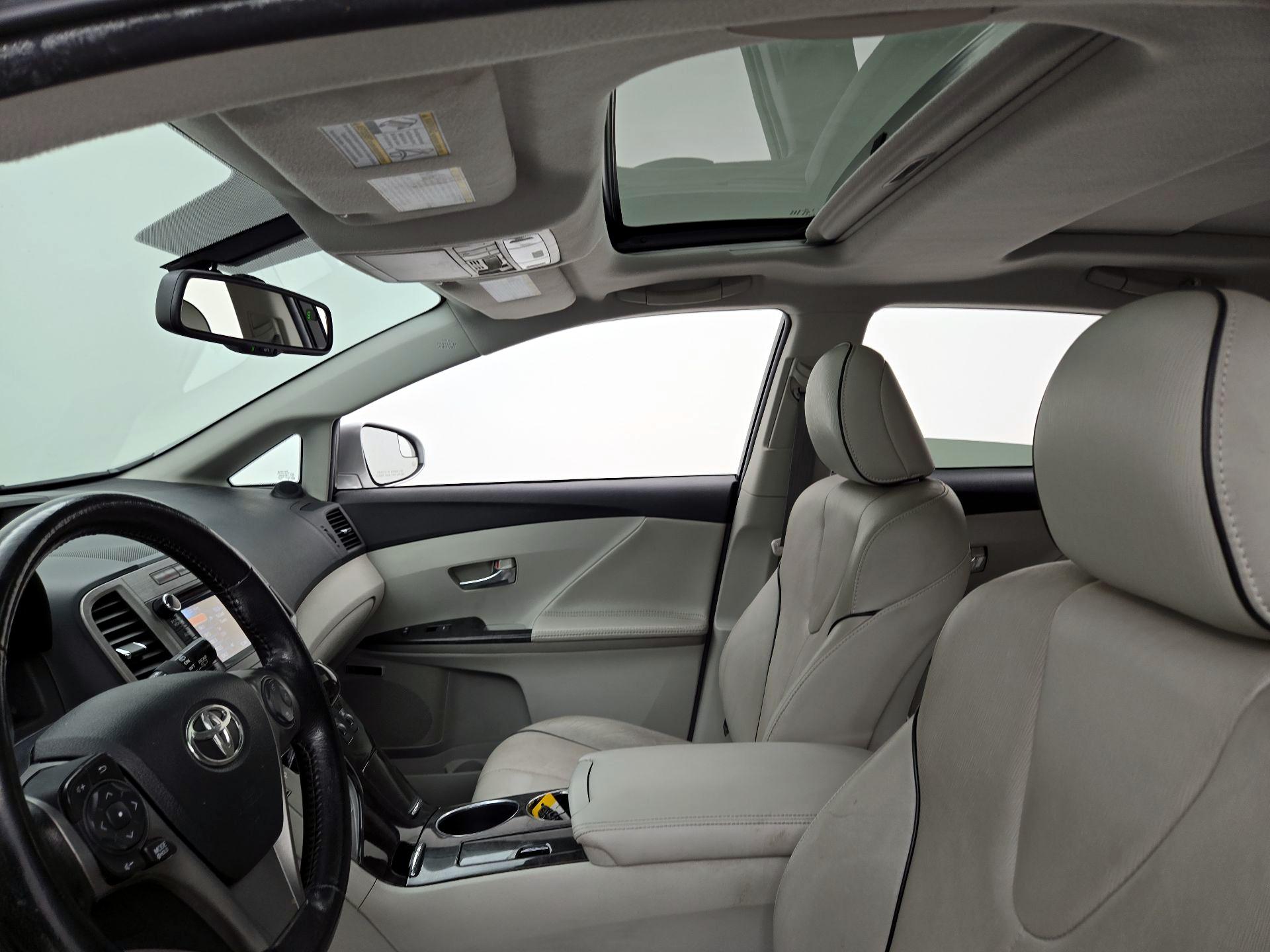 Thumbnail: 2014 Toyota Venza - 19