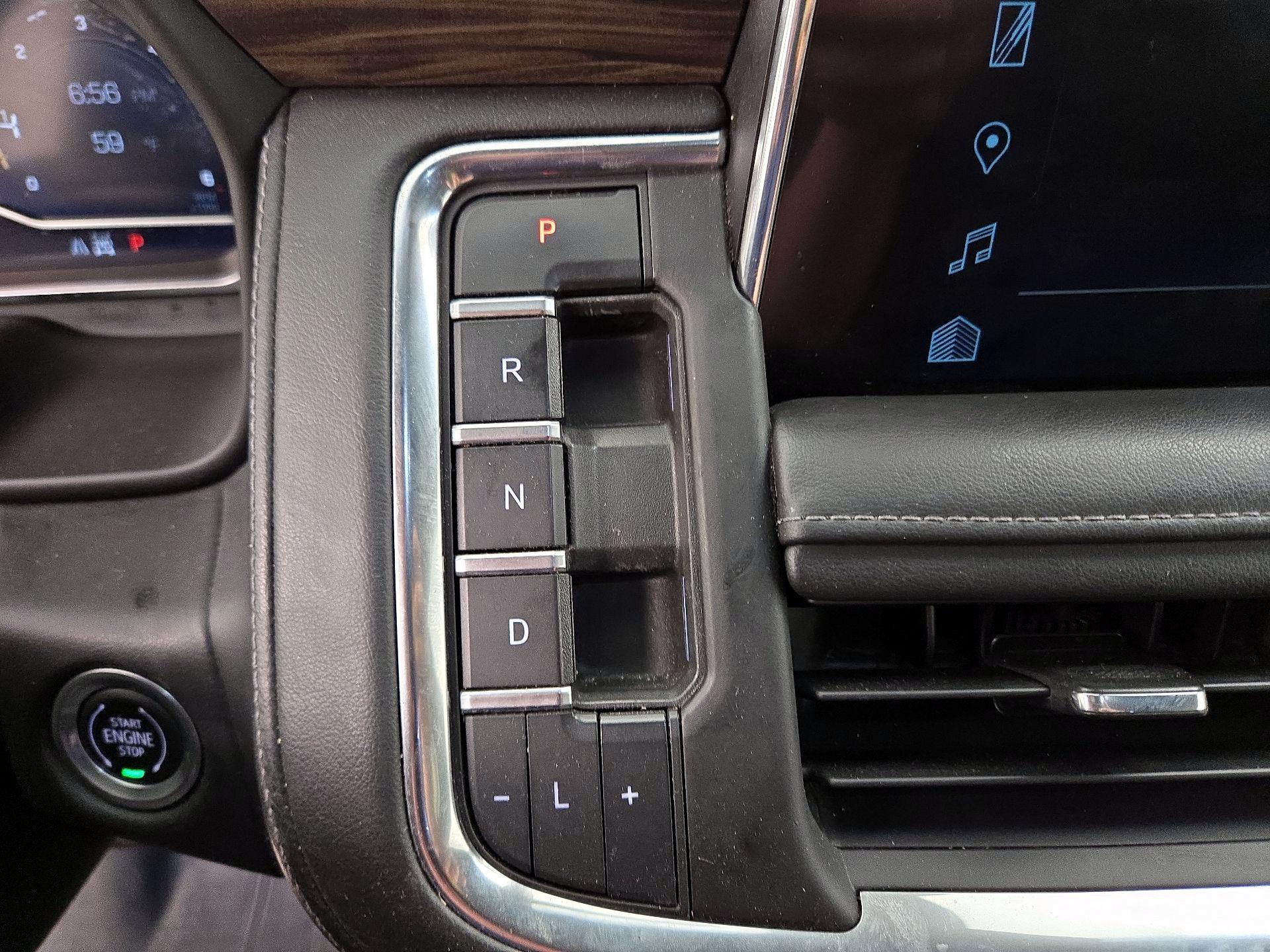 Thumbnail: 2022 Chevrolet Suburban - 17