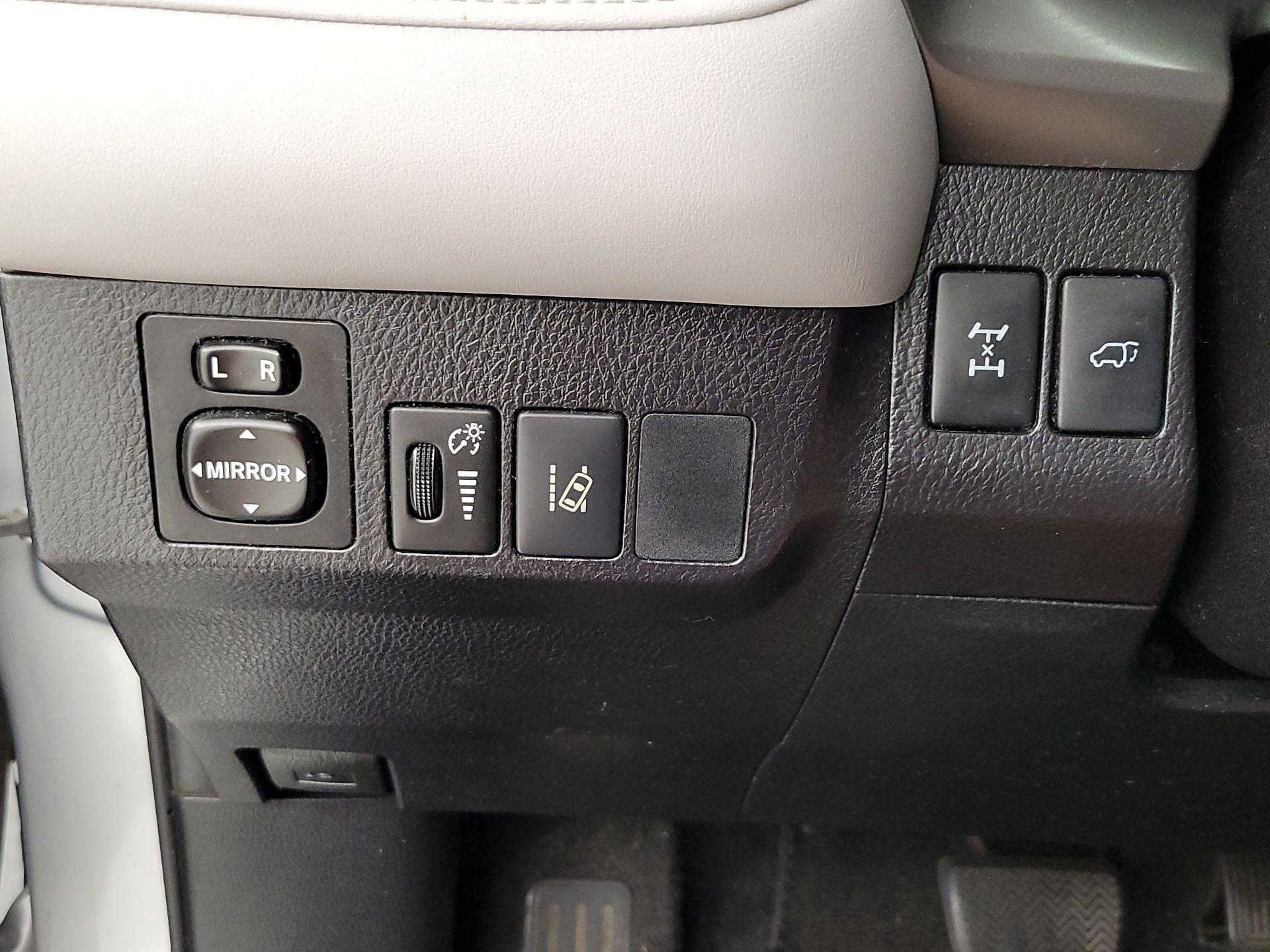 Thumbnail: 2017 Toyota RAV4 - 13